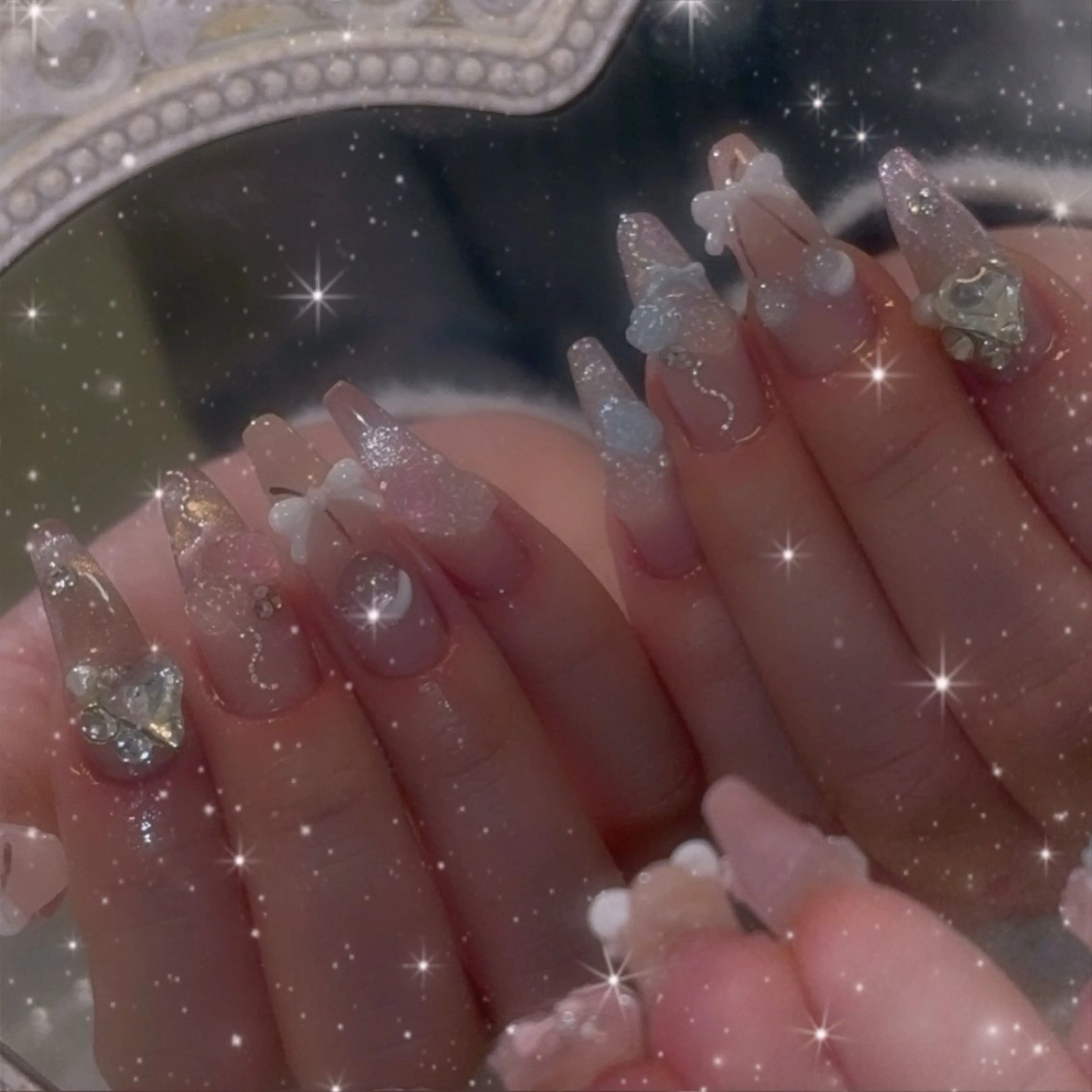 ネイル LUANA所属・LUANA ジュリのネイルデザイン