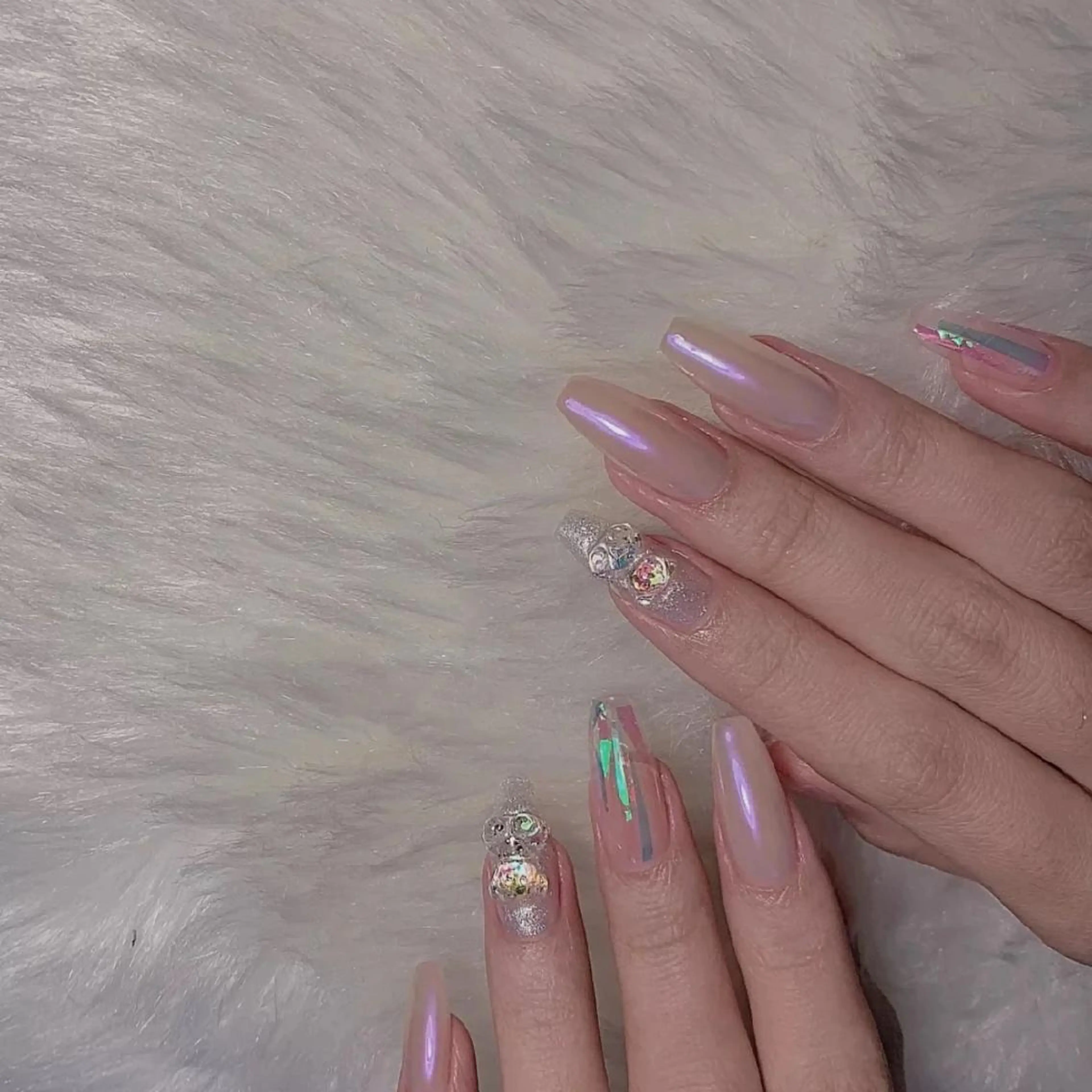 セミロング ネイル オーロラネイル ネイリストゆか💅 長さだし、深爪矯正のネイルデザイン