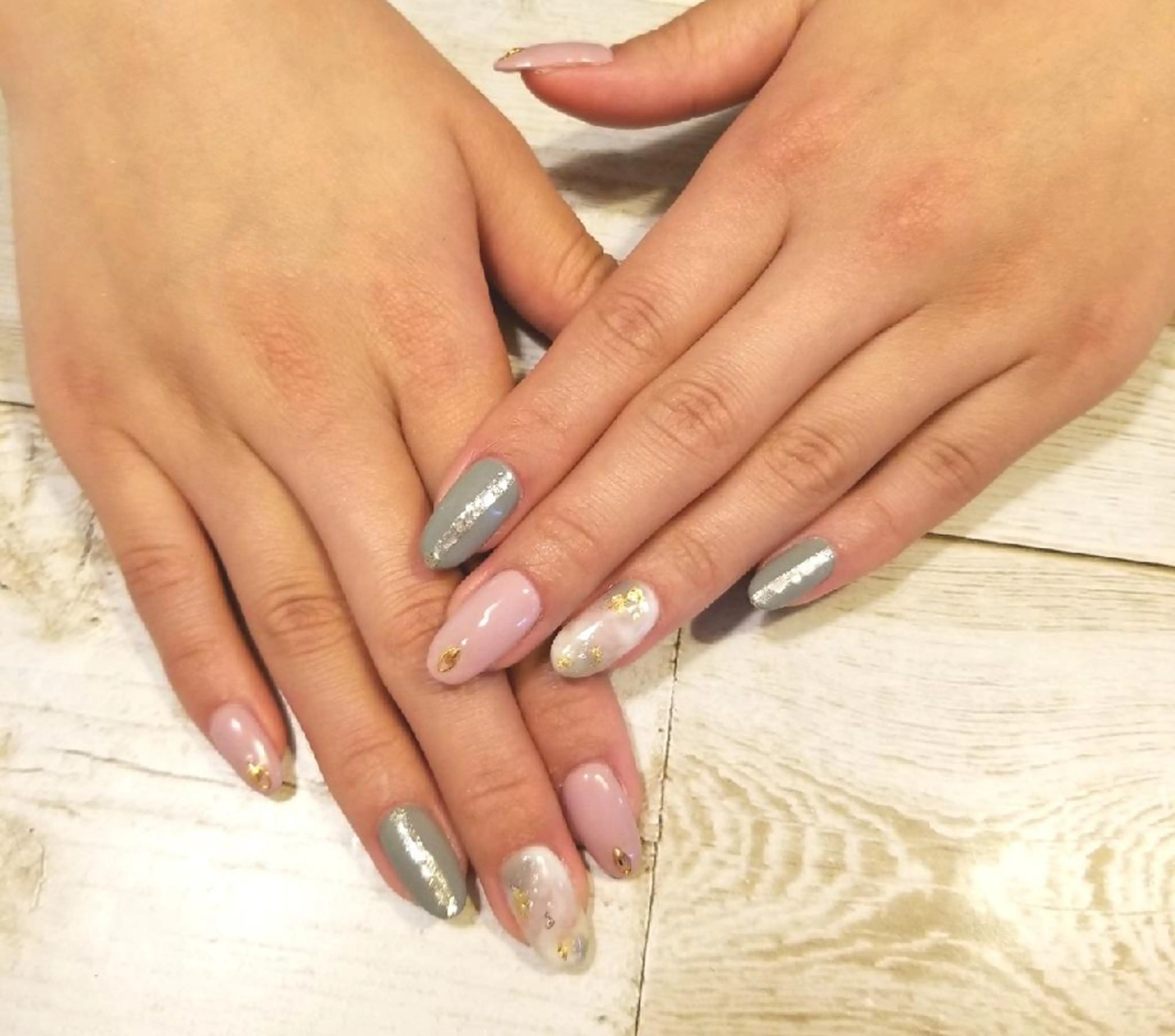 ネイル nailatelier nijiiro.所属・nijiiro🌈 サトウのネイルデザイン