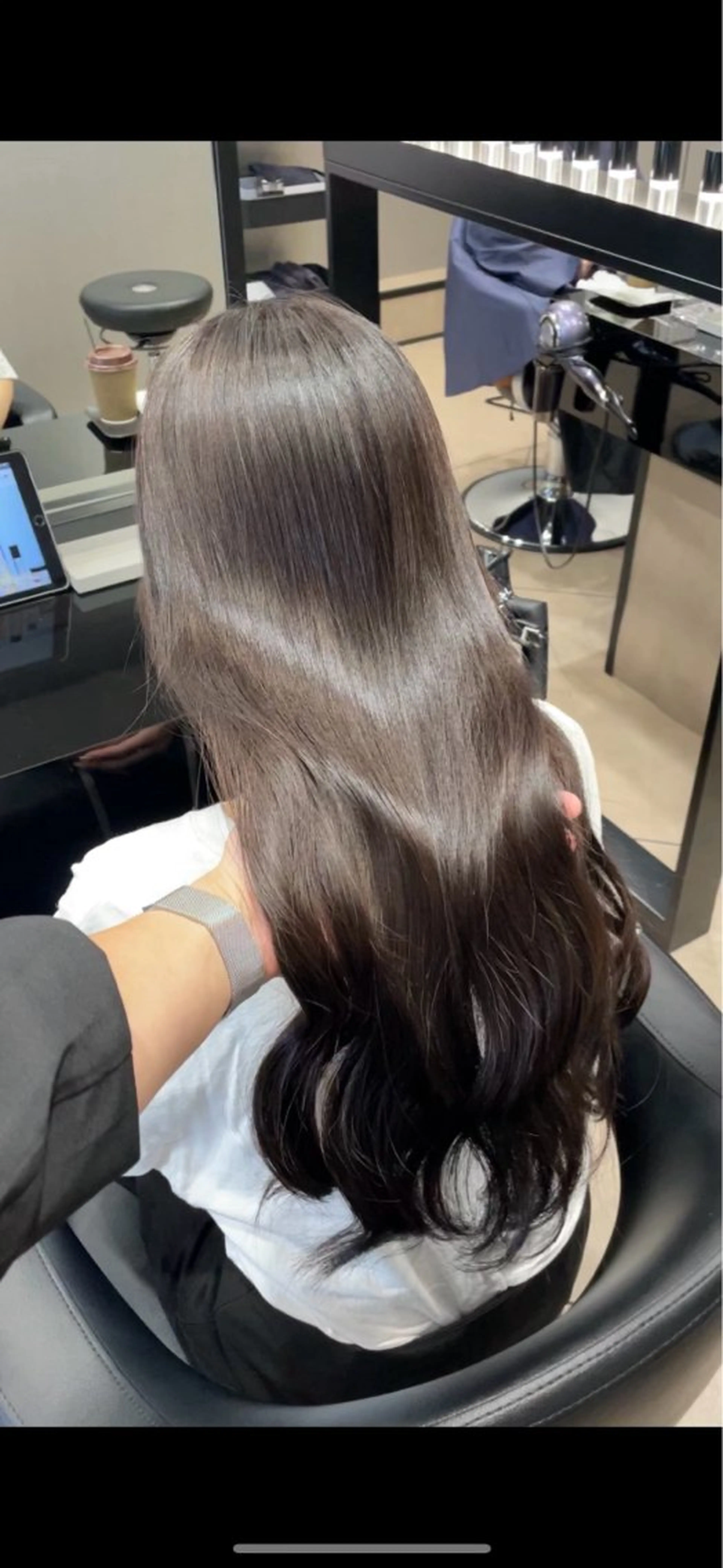 ロング 似合わせカット カット ヘアカラー トリートメント 井本翔太.髪質改善. ベージュ.グレージュのヘアスタイル