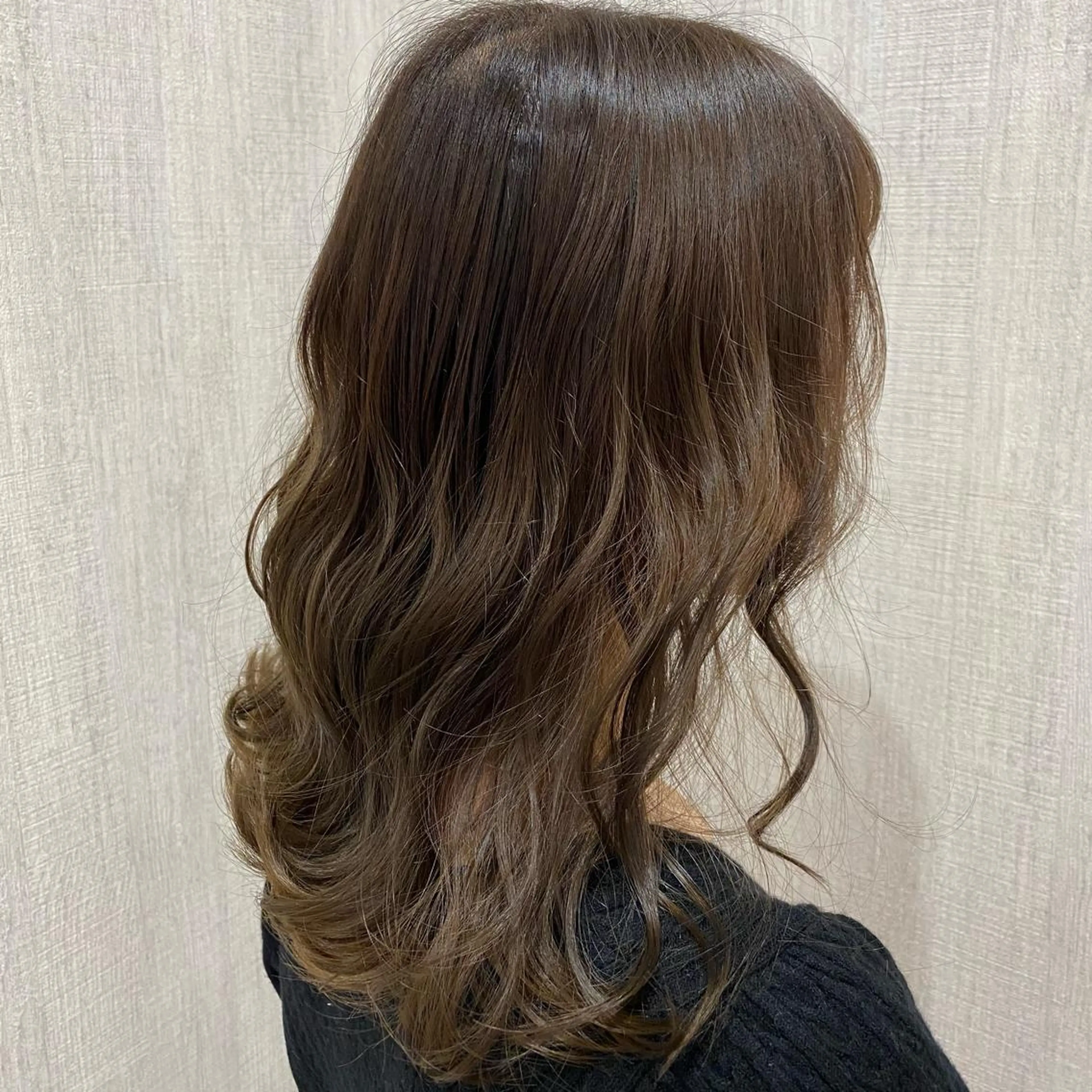 ミディアム カラー カット ヘアカラー トリートメント 🫧透け感⋆艶髪💎 山口アヤカのヘアスタイル