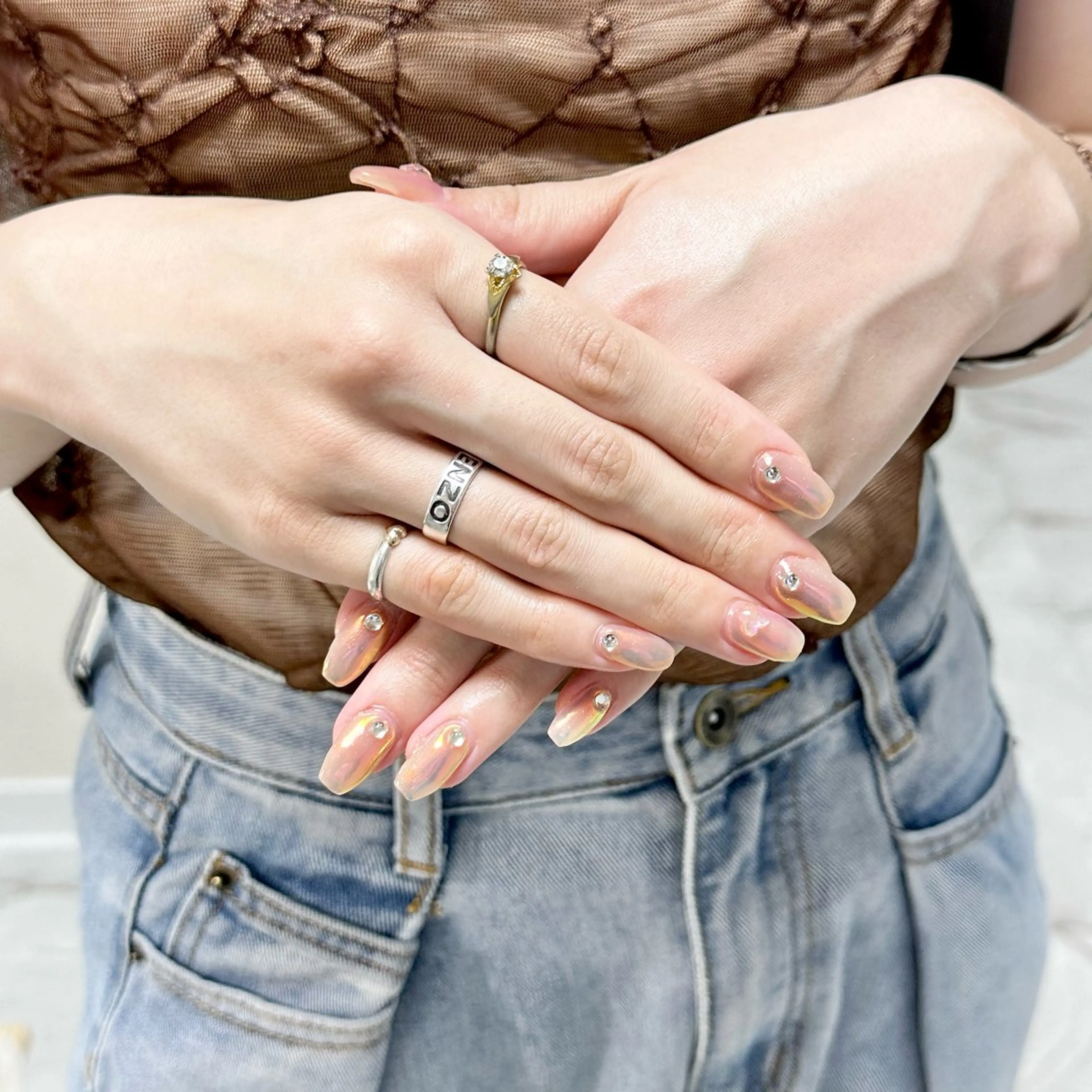 ネイル オーロラネイル LAUR Natsukiのネイルデザイン