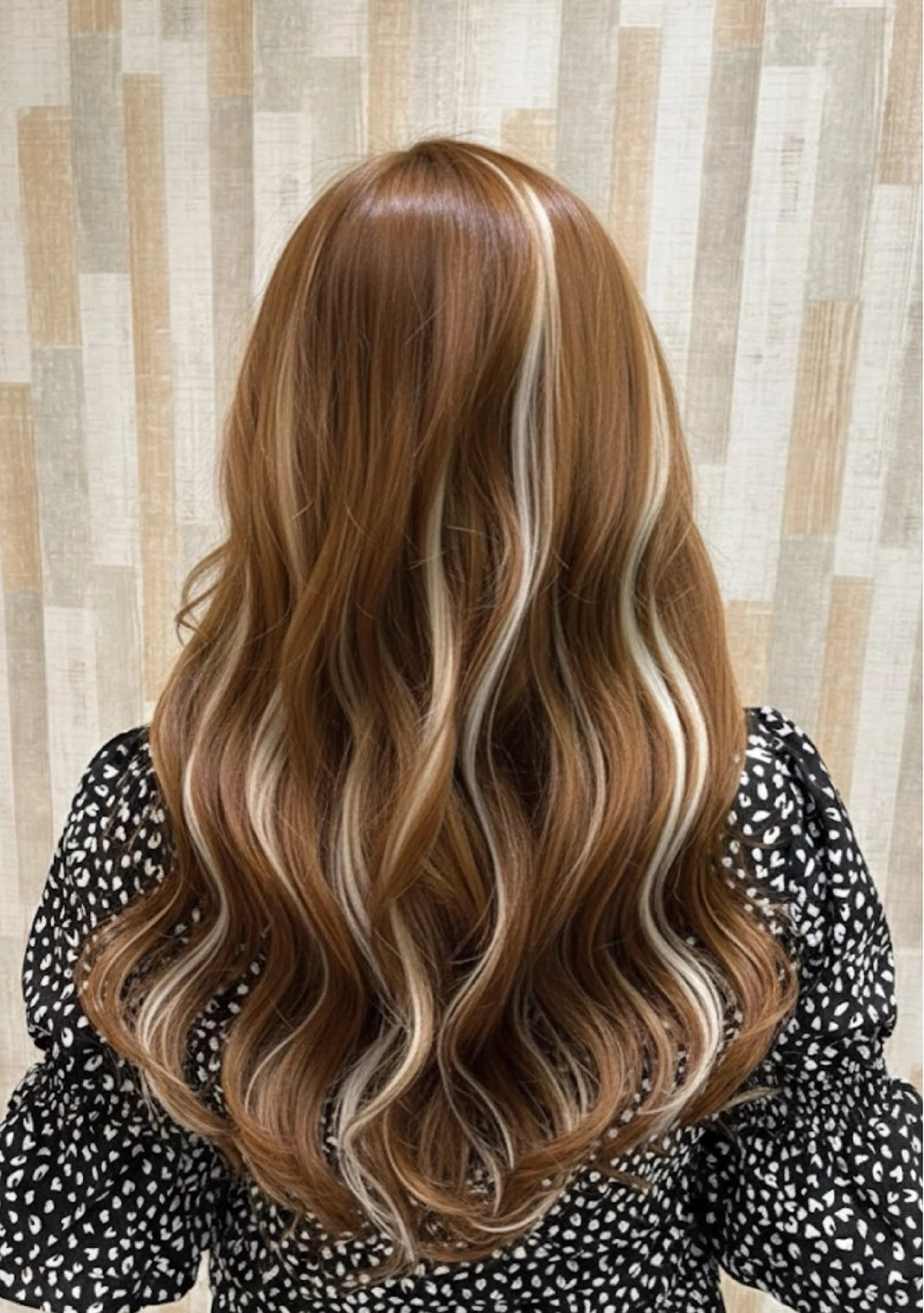 ロング カラー 青木 捺稀のヘアスタイル