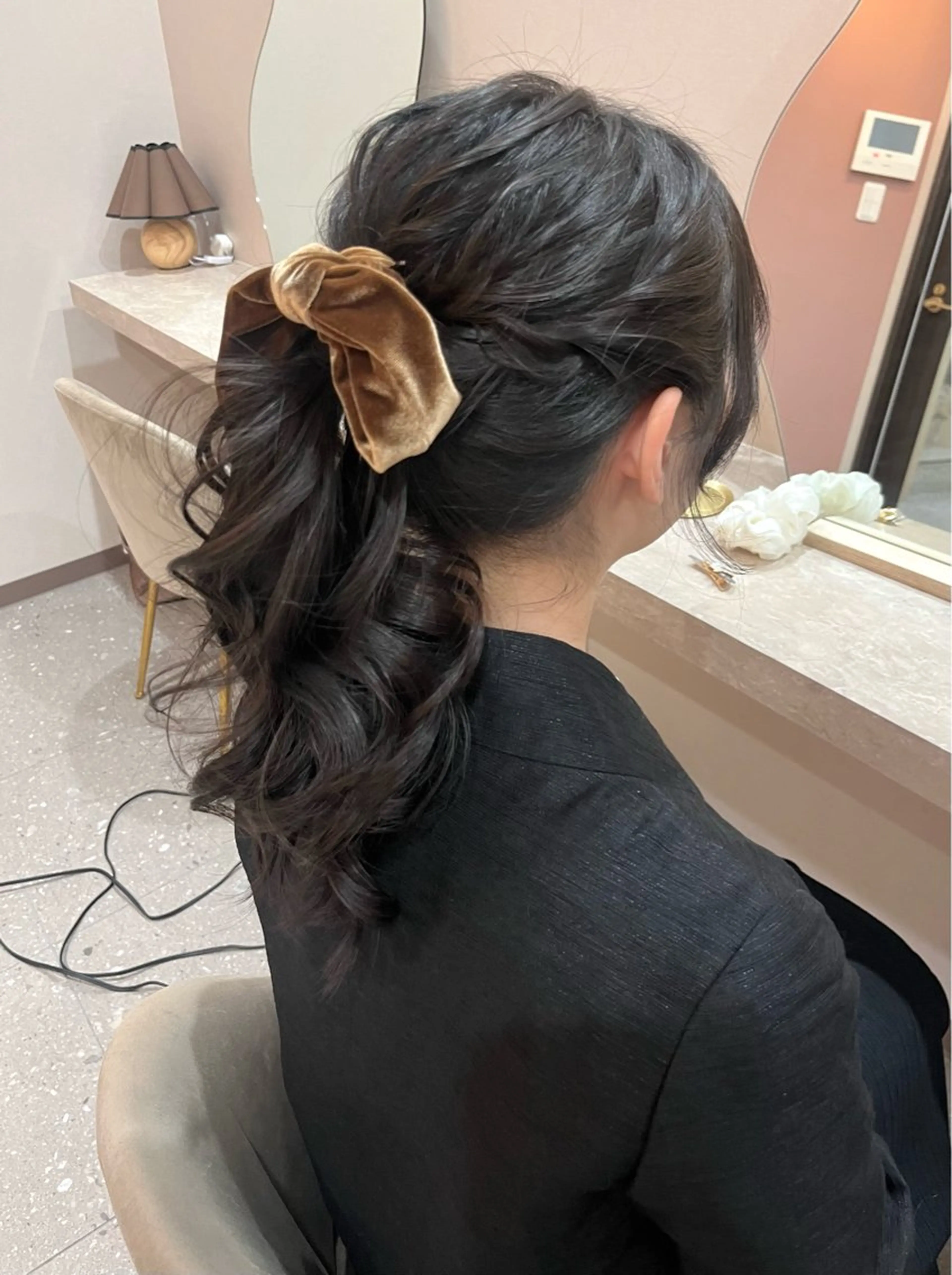 セミロング ヘアアレンジ ヘアセット Mila Akariのヘアスタイル