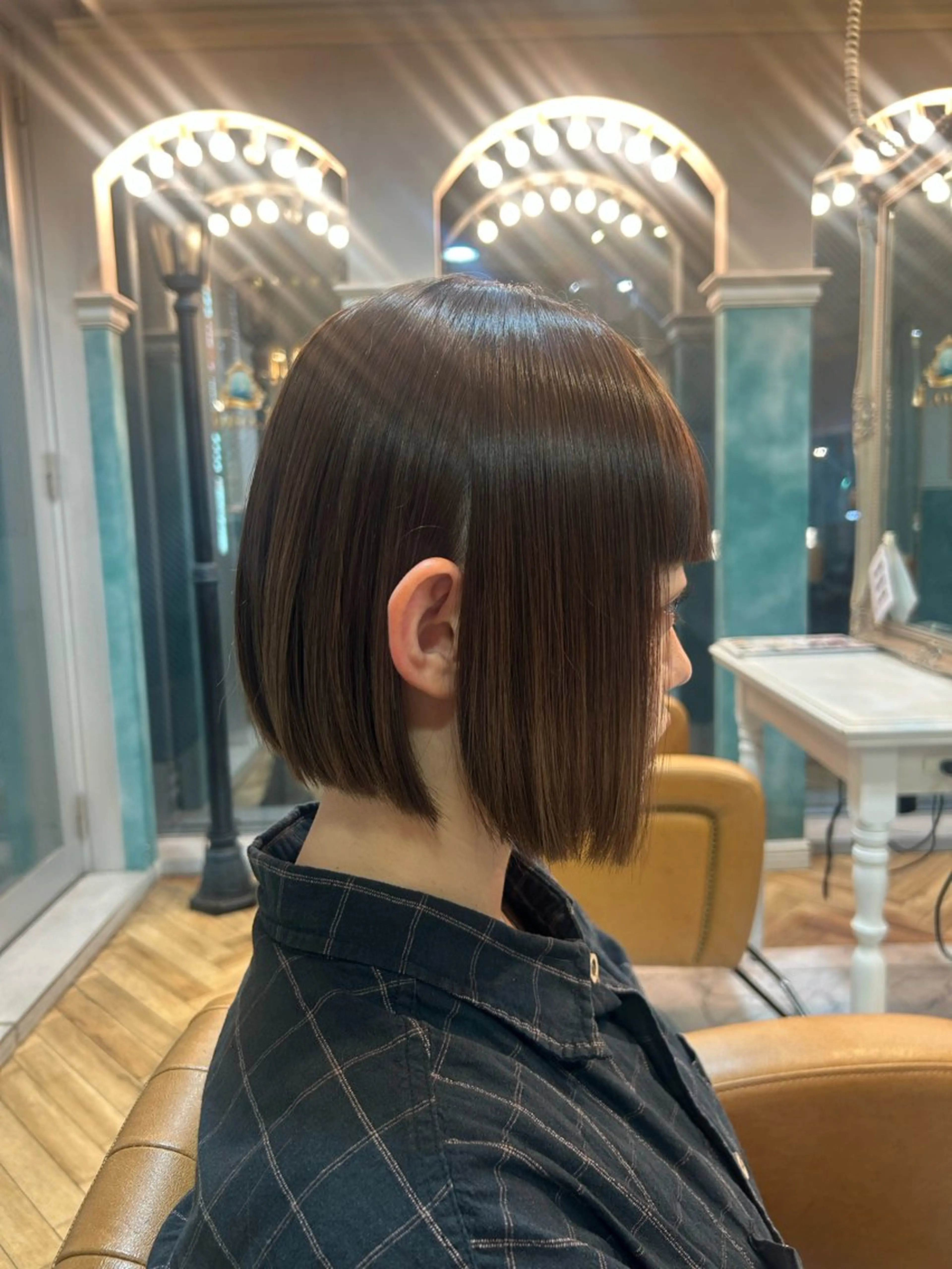 ショート Momo/海外ヘア /レイヤー/艶カラーのヘアスタイル