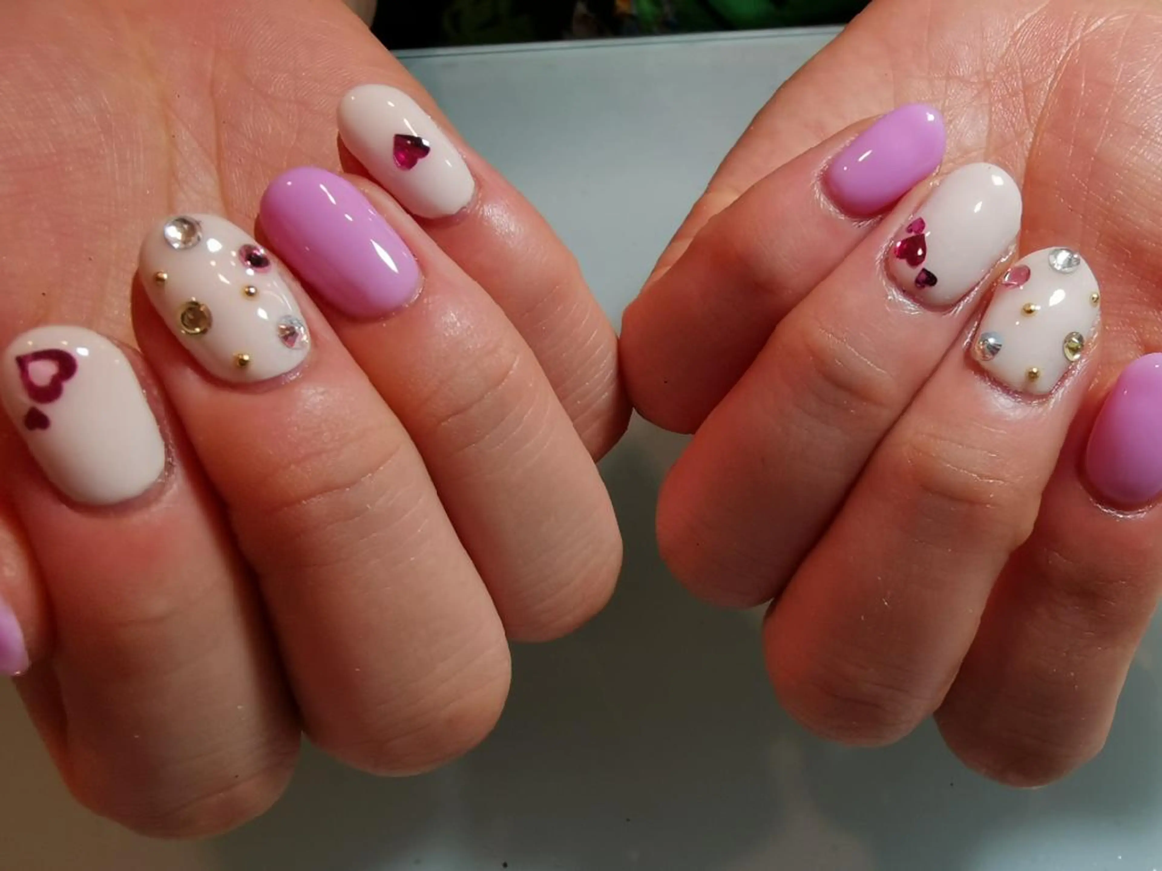 ネイル ドット ハート ストーンネイル 人気エリア💖完全個室【ルリエ】所属・ネイルサロン Lelienルリエのネイルデザイン