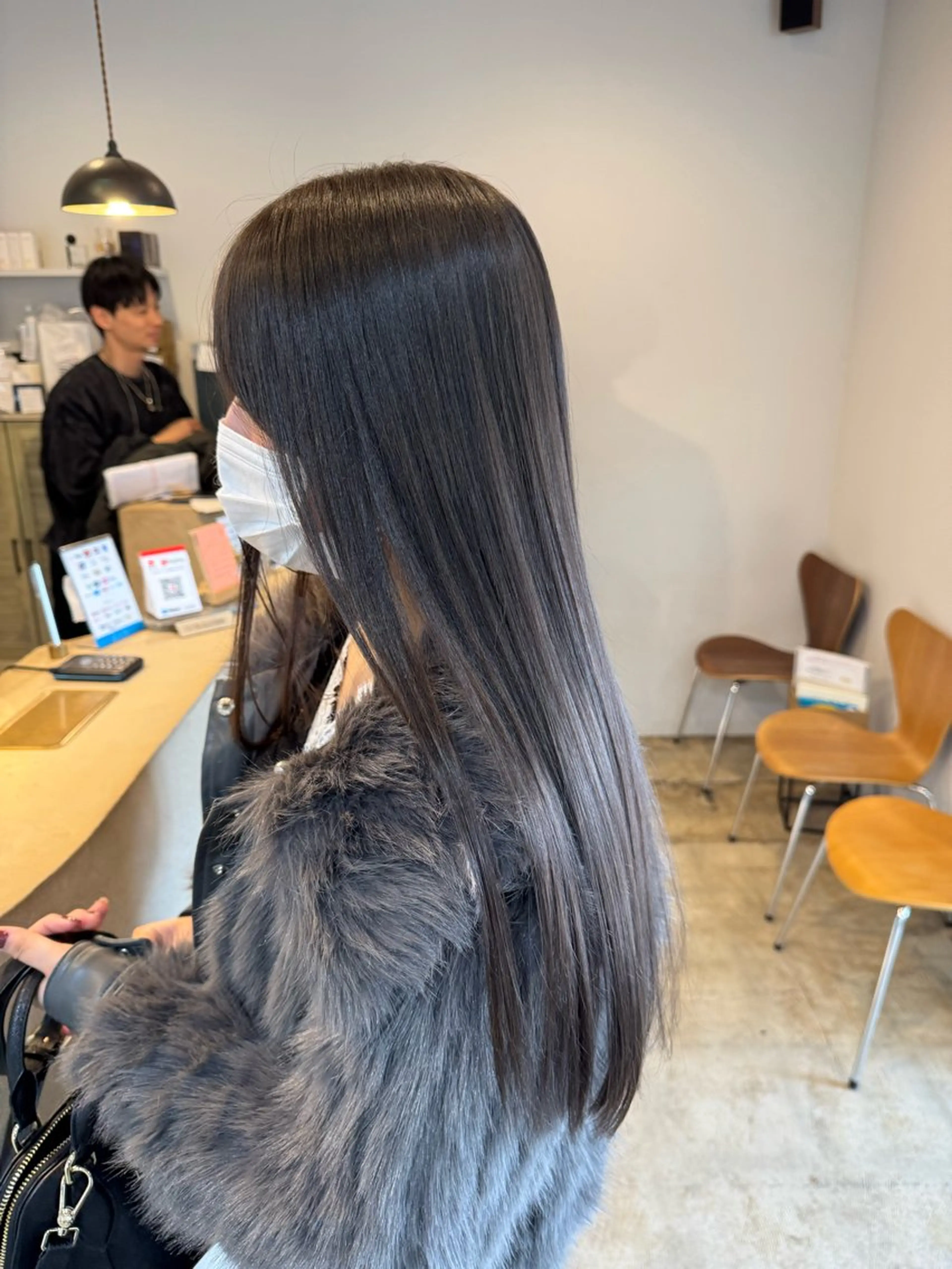 ロング カラー ブリーチ ダブルカラー グレージュ ブリーチなしカラー ヘアカラー トリートメント 咲良 / allum 鈴鹿のヘアスタイル