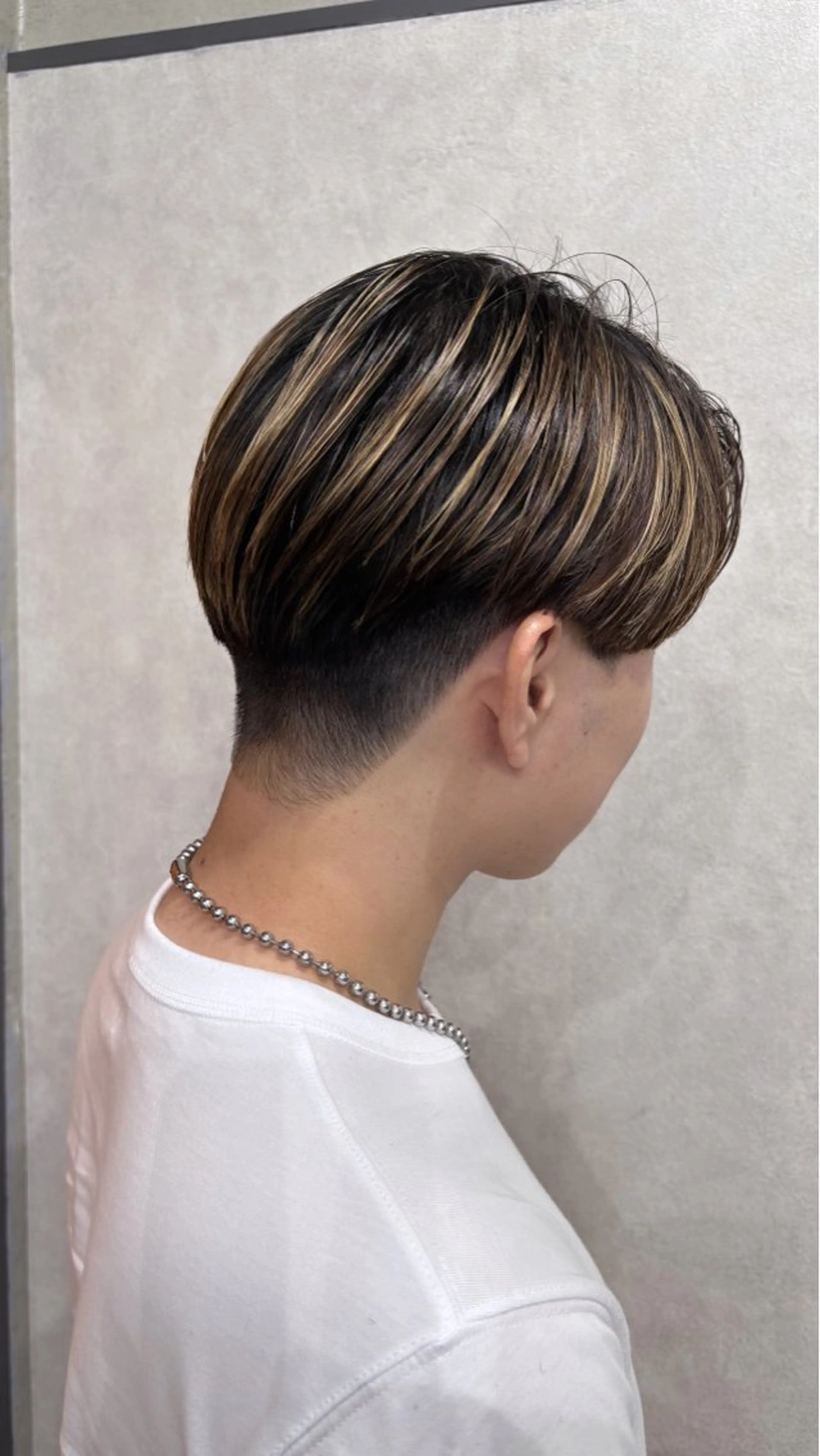 メンズ メンズハイライト 天神/ハイトーン/艶 カラー/Miharuのヘアスタイル