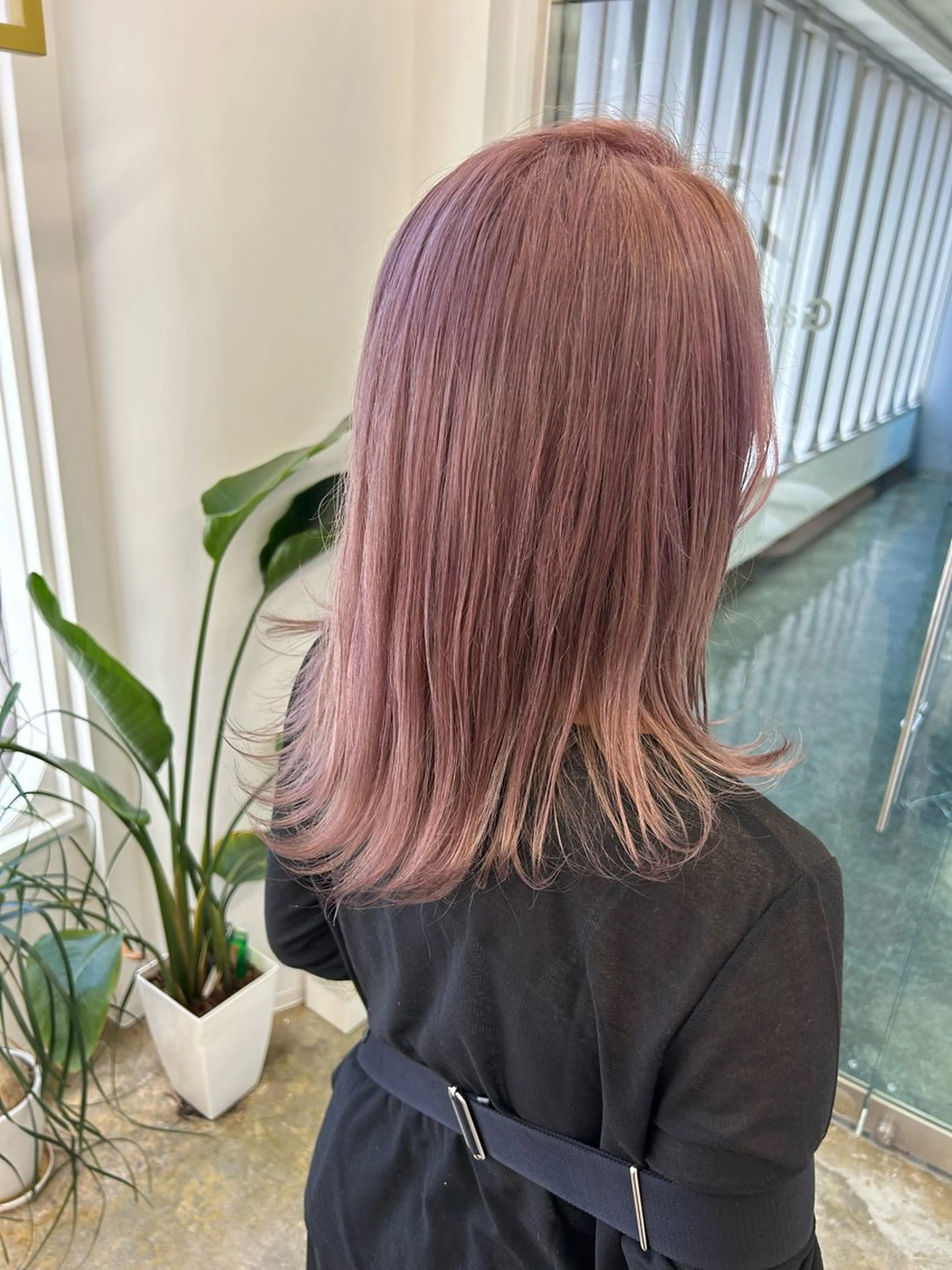 セミロング カラー ブリーチ 韓国ヘア nanahaのヘアスタイル