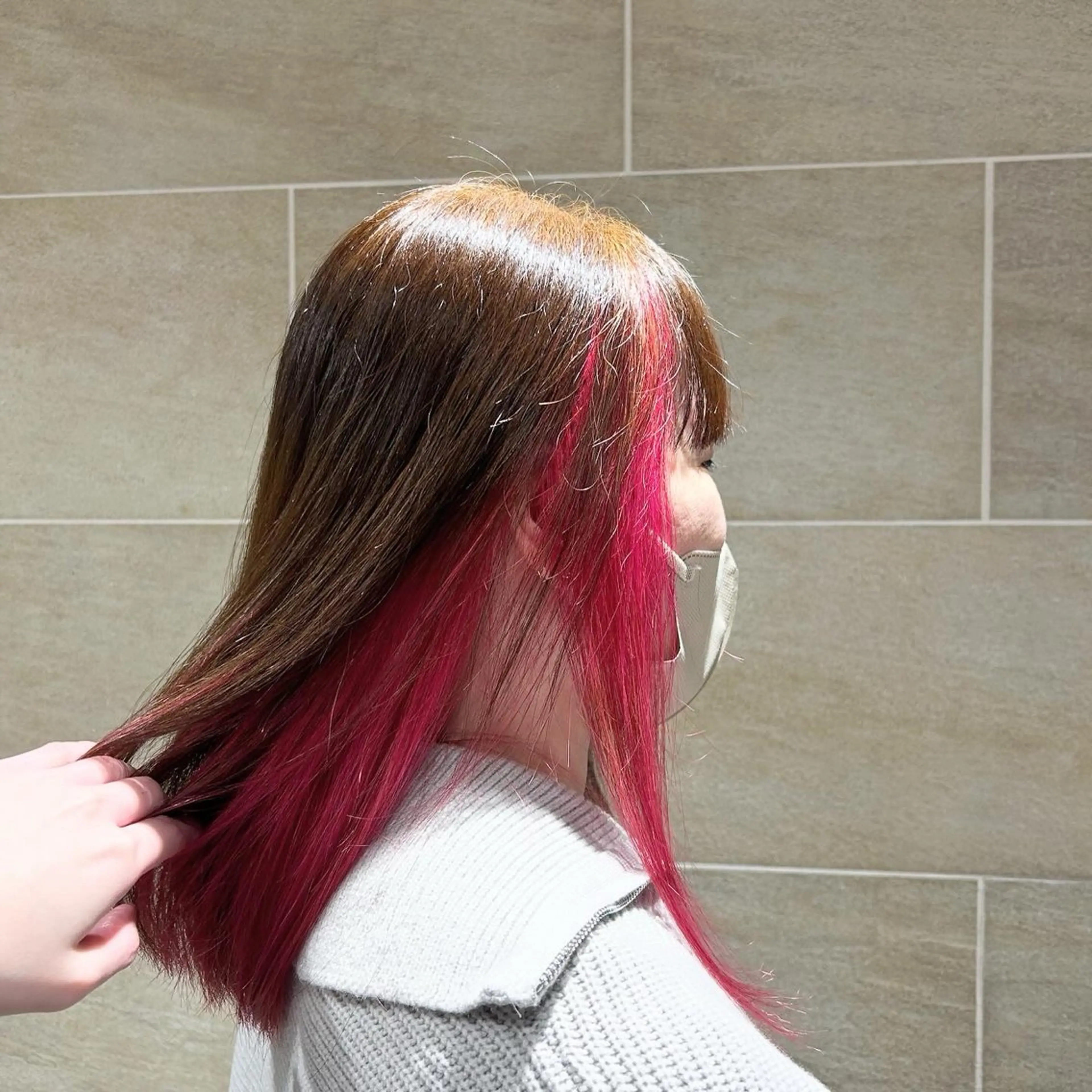 セミロング カラー ピンクカラー hair＆make CIEL所属・武井 哉子のヘアスタイル