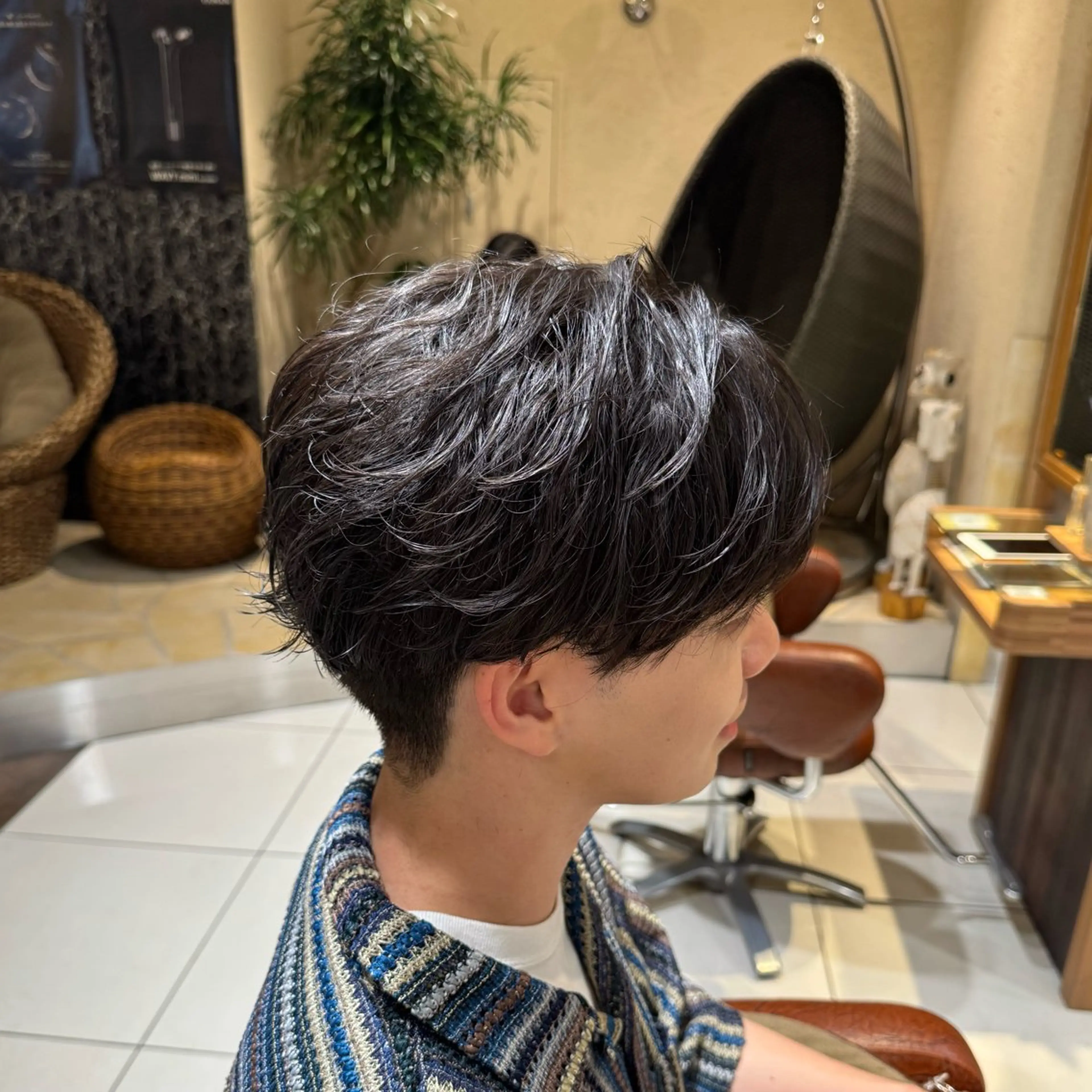 ショート カラー パーマ ヘアアレンジ メンズ カット パーマ シャドウパーマ 石見のヘアスタイル