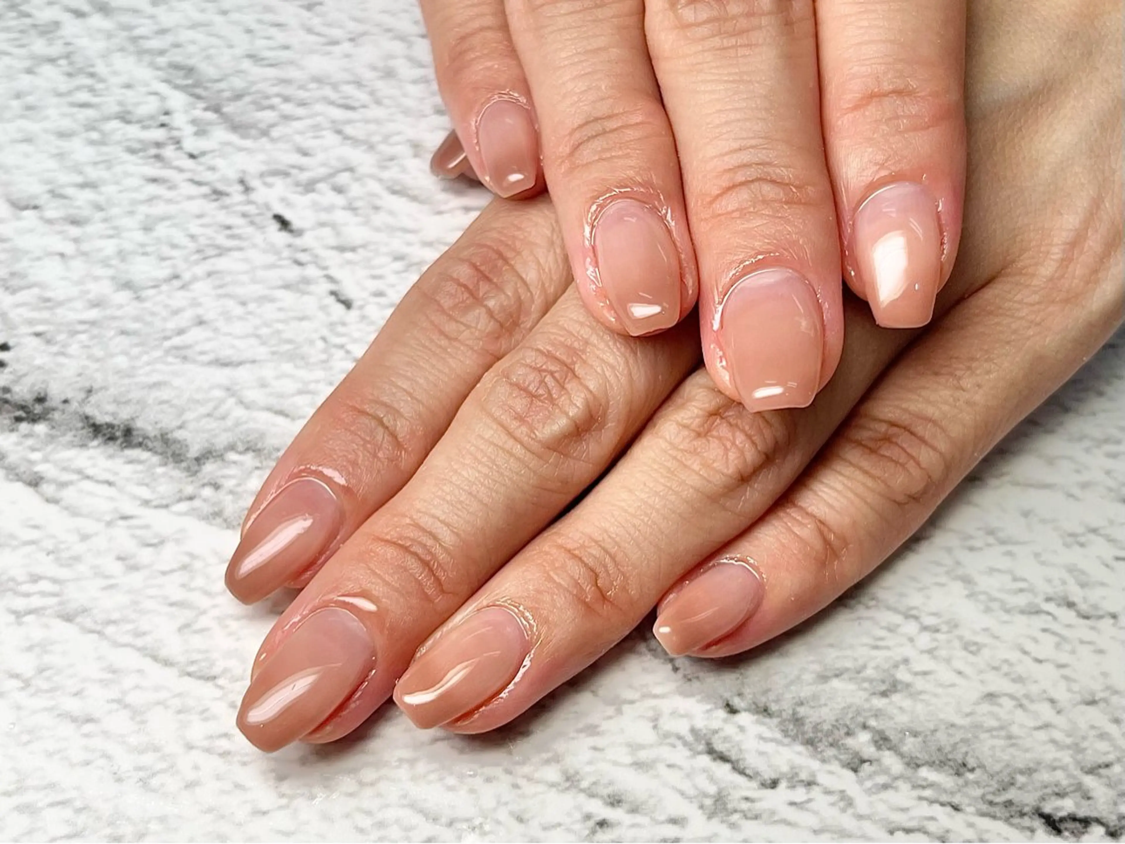 ネイル グラデーション オフィスネイル Queen nail 北堀江 ASUKAのネイルデザイン