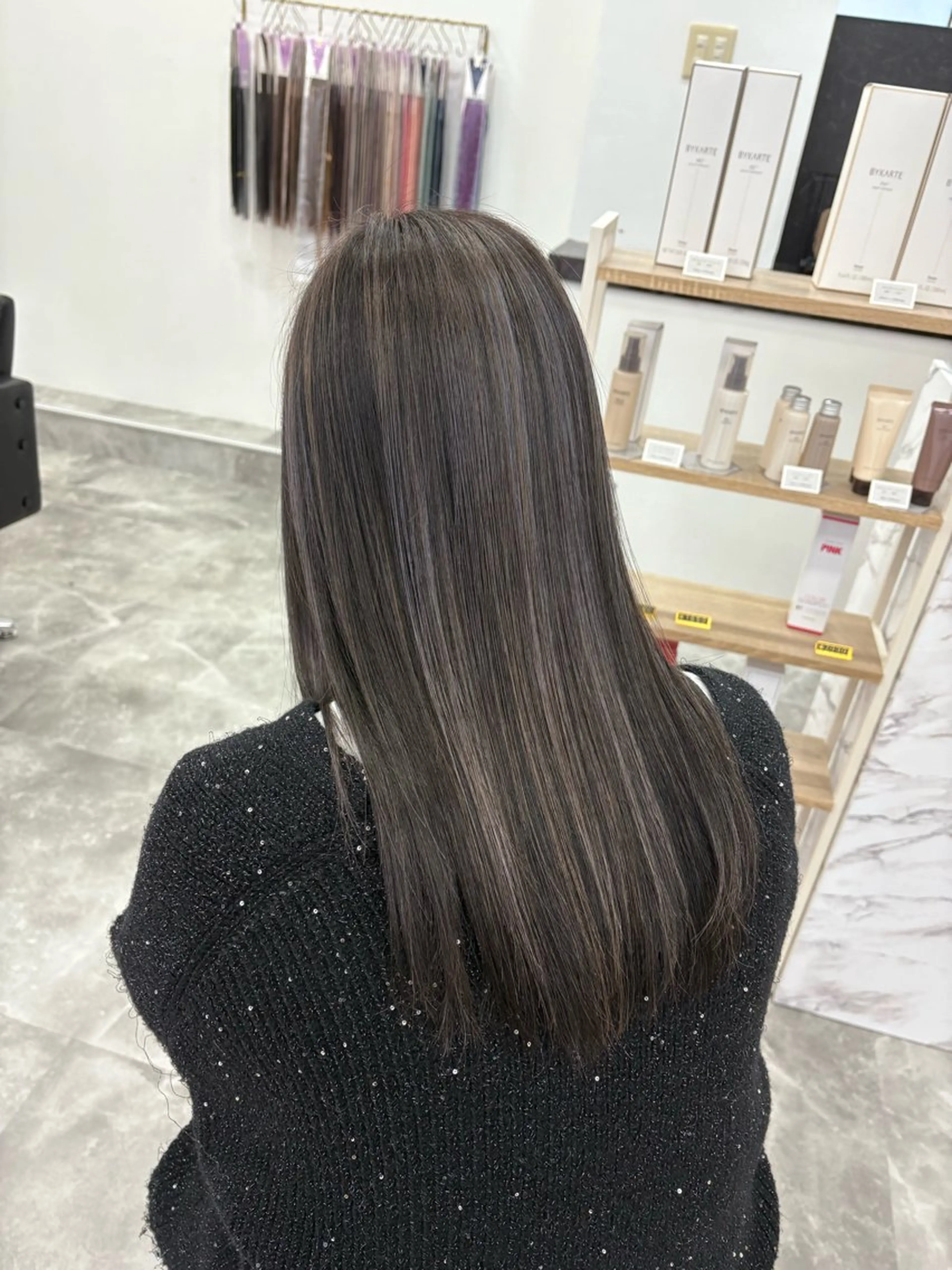 ロング カラー ベージュカラー グレージュ ハイライトカラー ハイライト ロング ヘアカラー ROSEL はしぐち ななみのヘアスタイル
