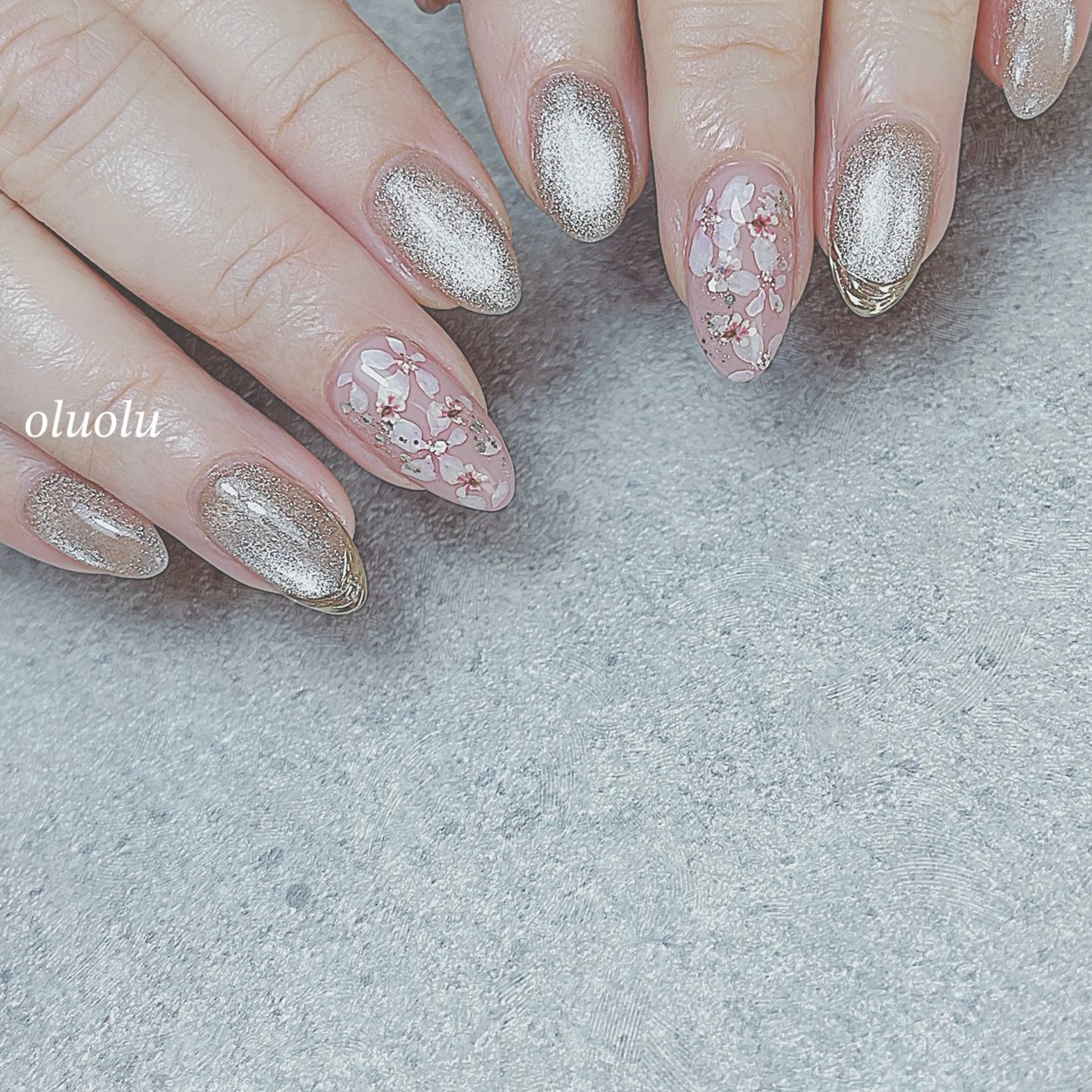 ネイル アートネイル フラワーネイル フットネイル マグネットネイル ニュアンスネイル ハンドネイル 大村 紬華のネイルデザイン