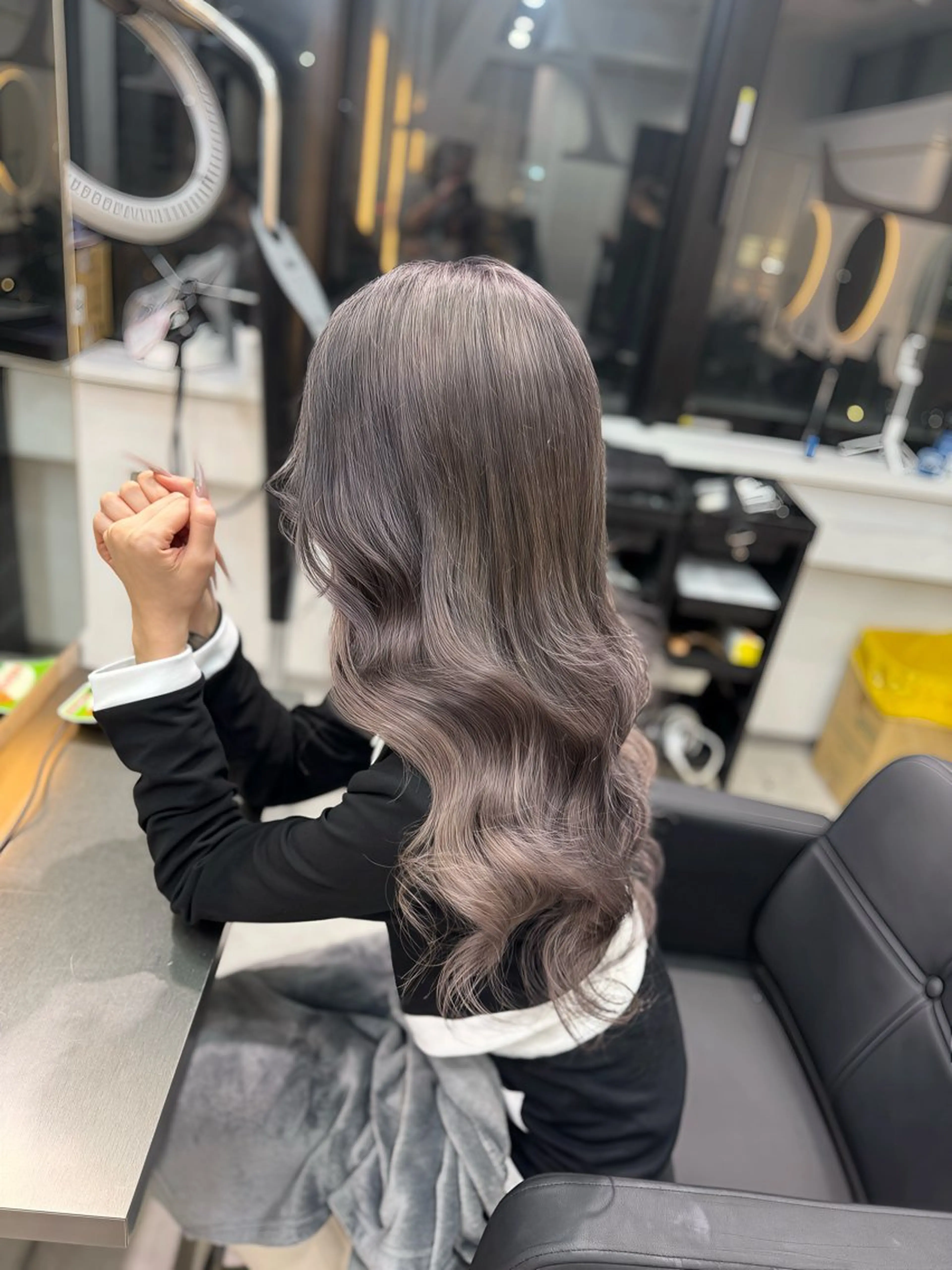 ロング カラー ヘアカラー ギャルの女神/ Shionのヘアスタイル