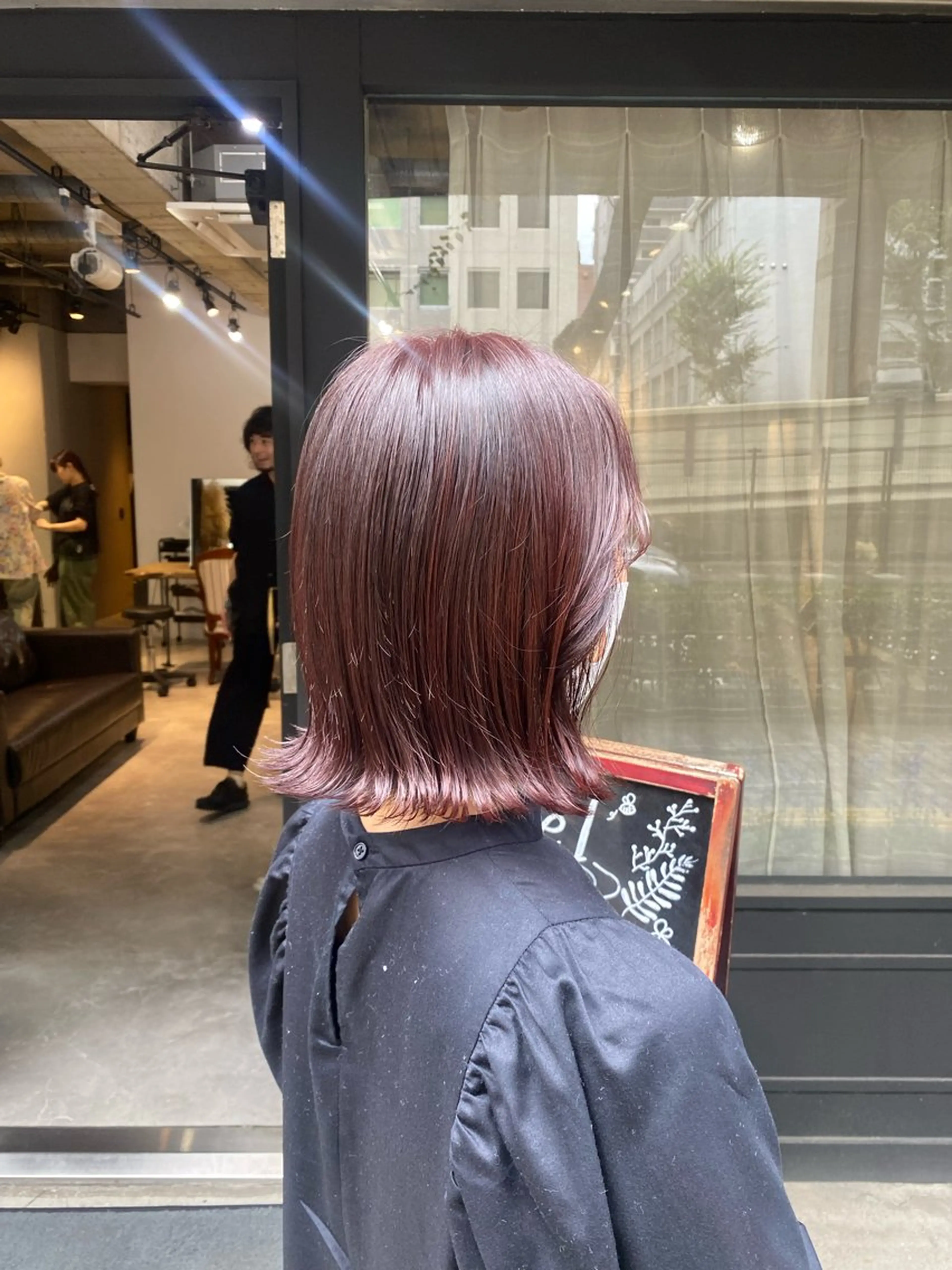 ミディアム カット ヘアカラー ブリーチなしダブルカ ラー🩶manamiのヘアスタイル