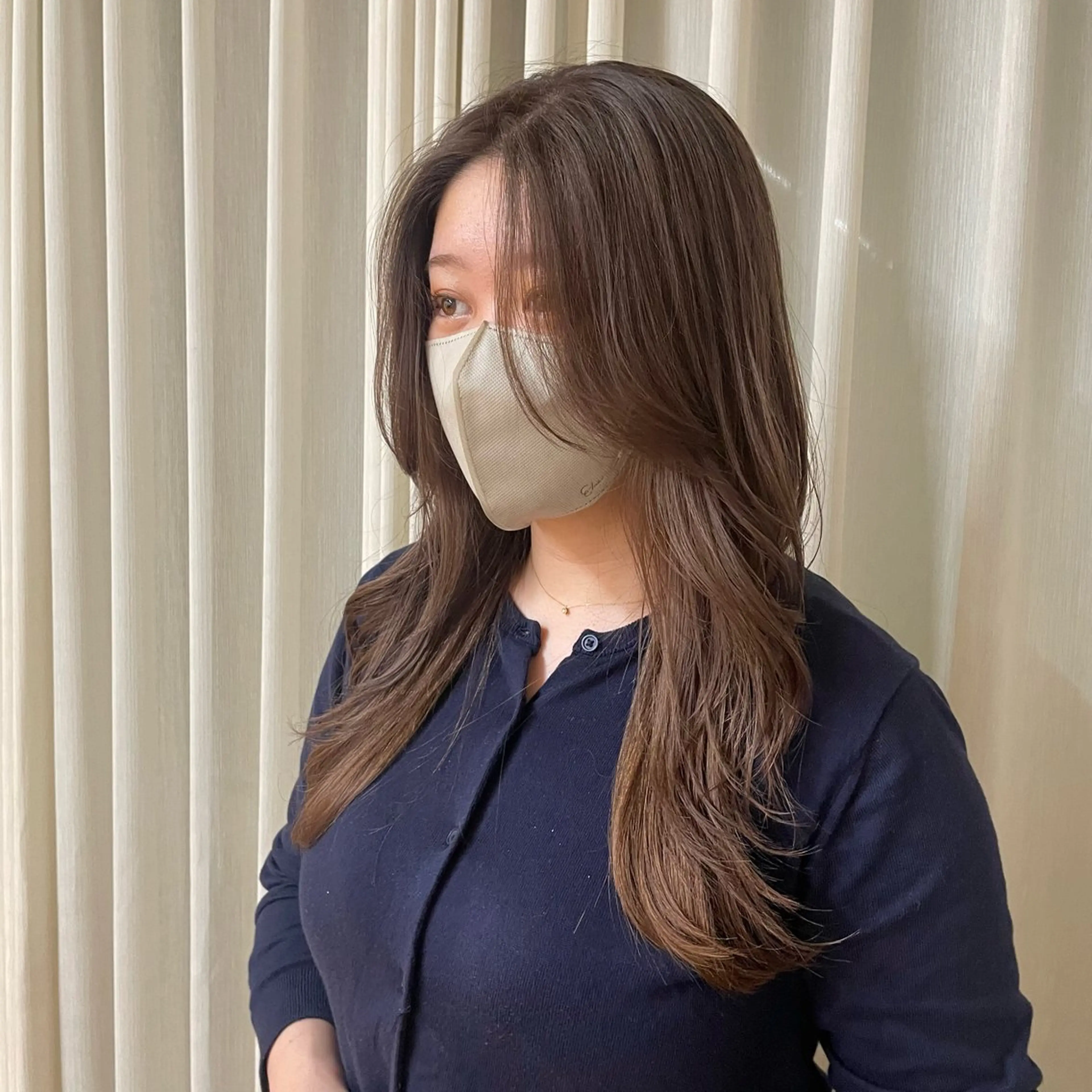 ロング カラー ヘアアレンジ ブリーチ 透明感カラー カット ヘアカラー トリートメント mina / 透明感ベージュカラーのヘアスタイル