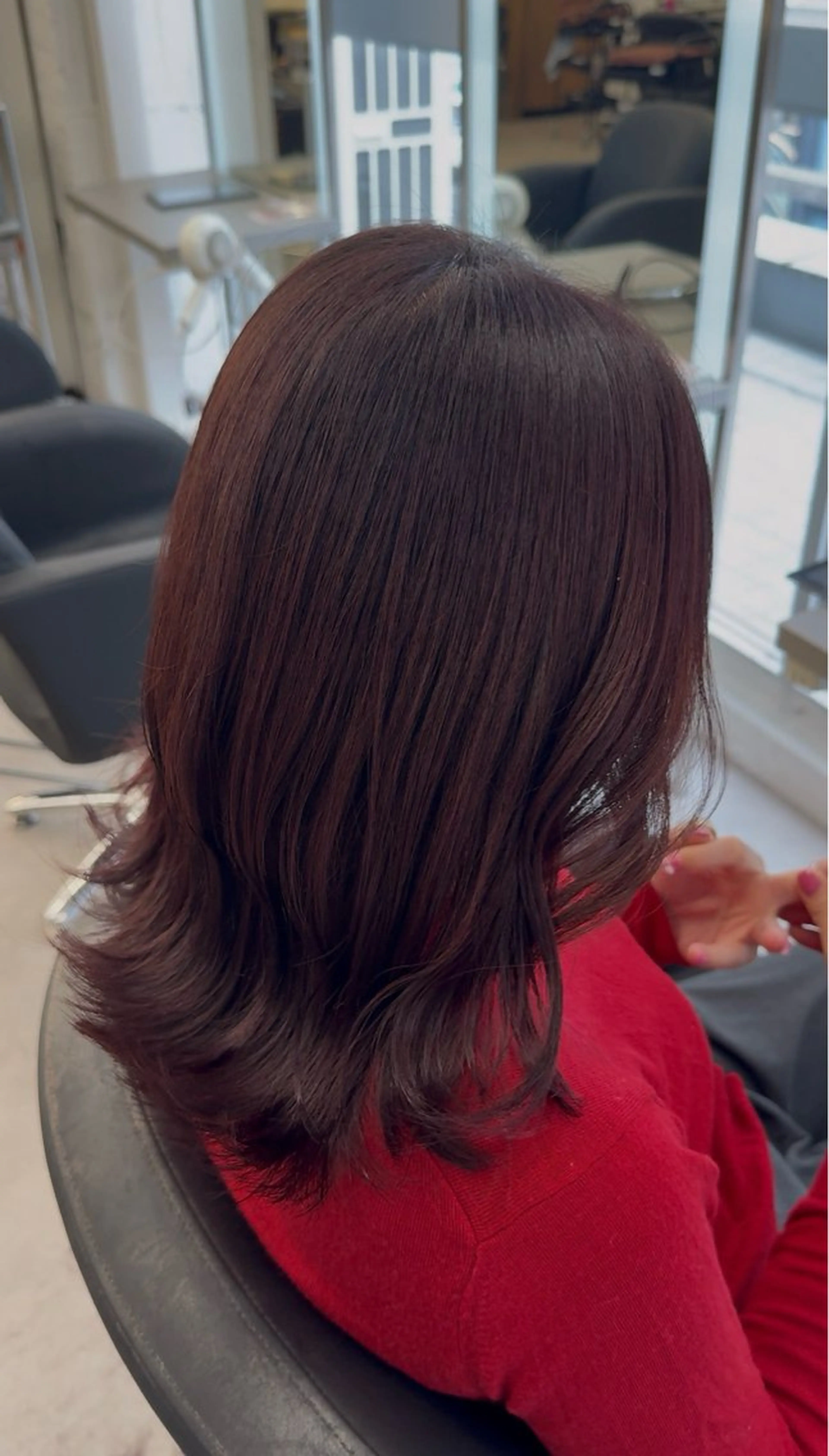 ミディアム カラー カット ヘアカラー ひろせ ちかなのヘアスタイル