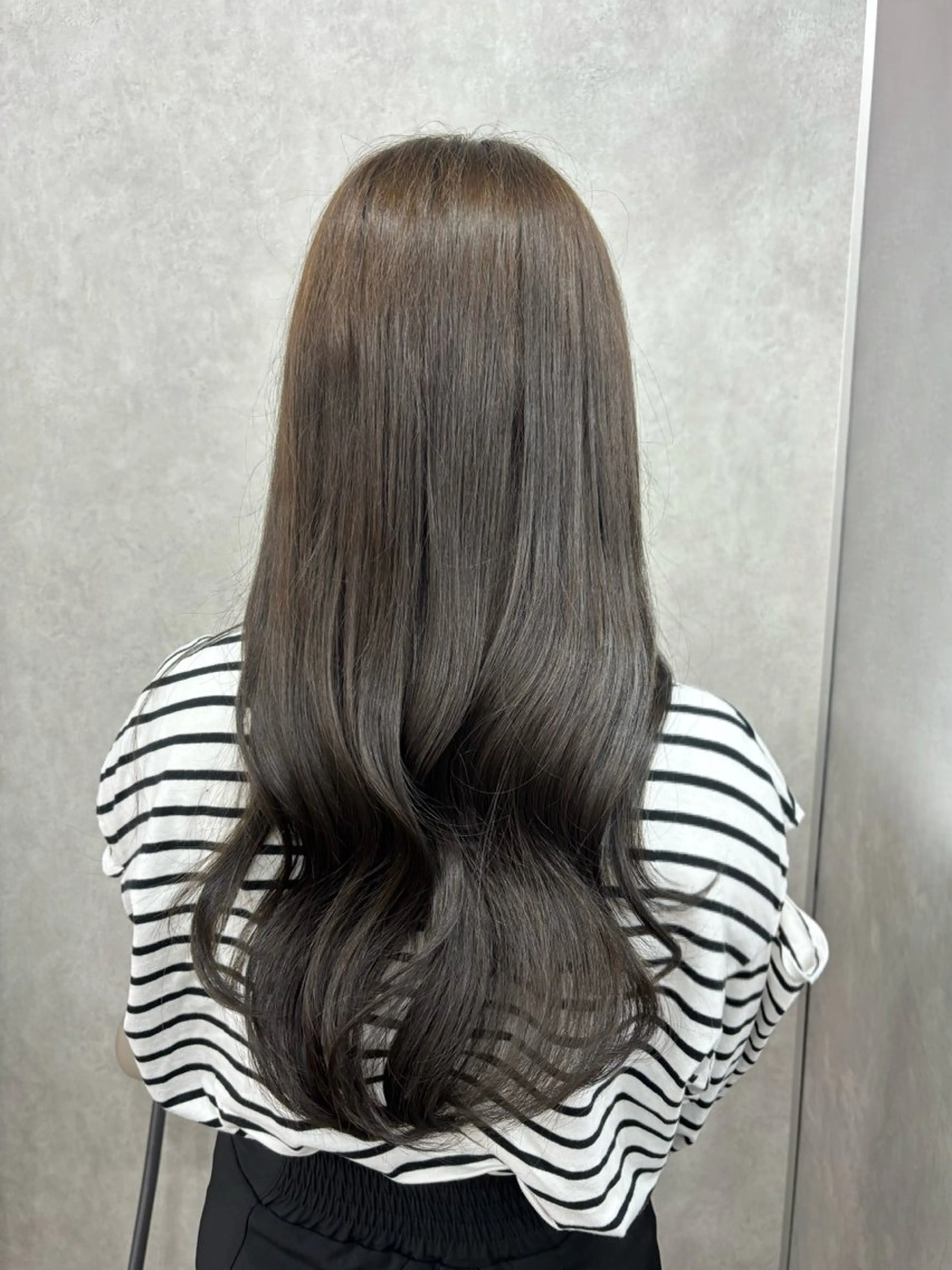 ロング カラー 倉澤 愛理のヘアスタイル