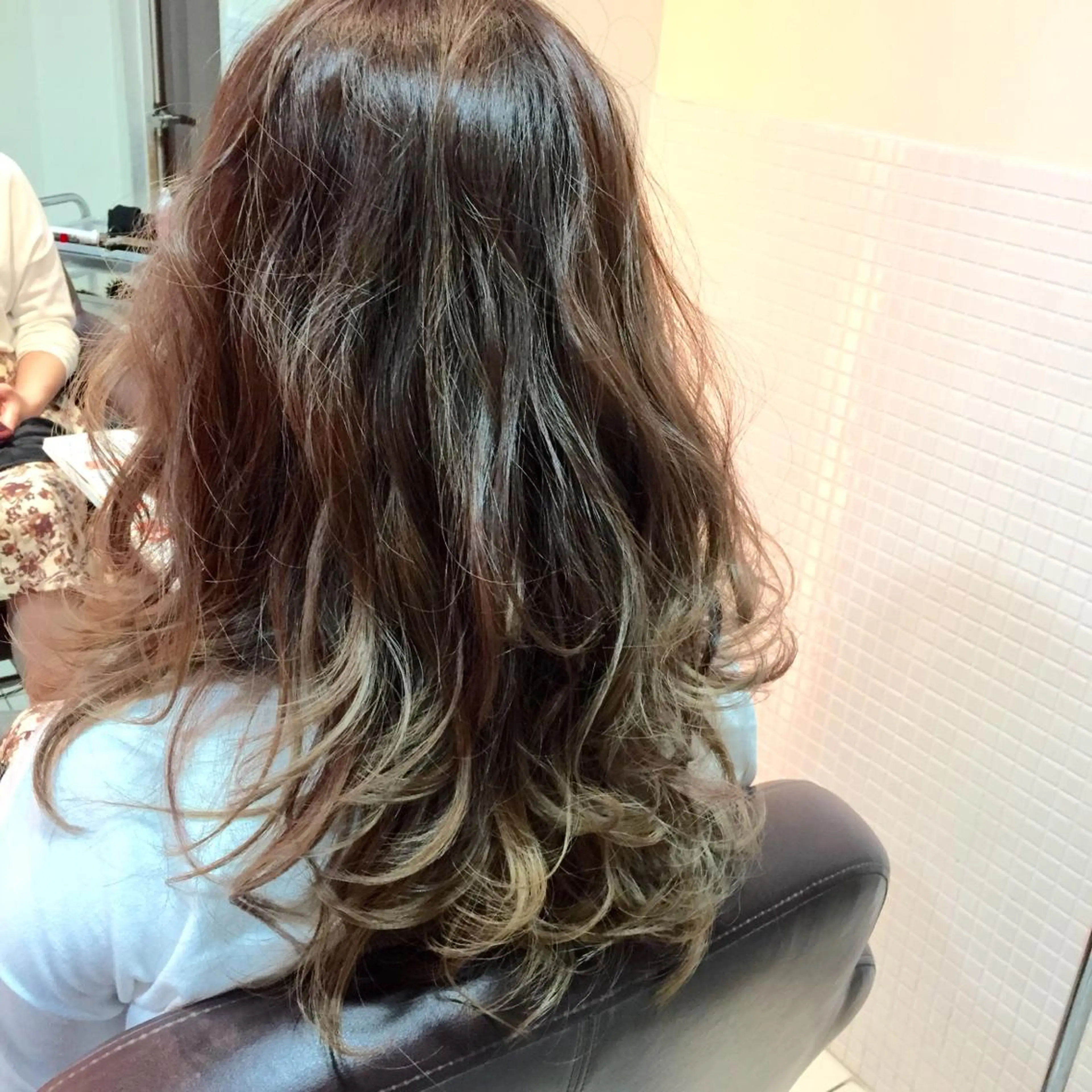 セミロング カラー グラデーションカラー グレージュ scene.所属・TOPstylist ✂️フセケイタ✂️のヘアスタイル