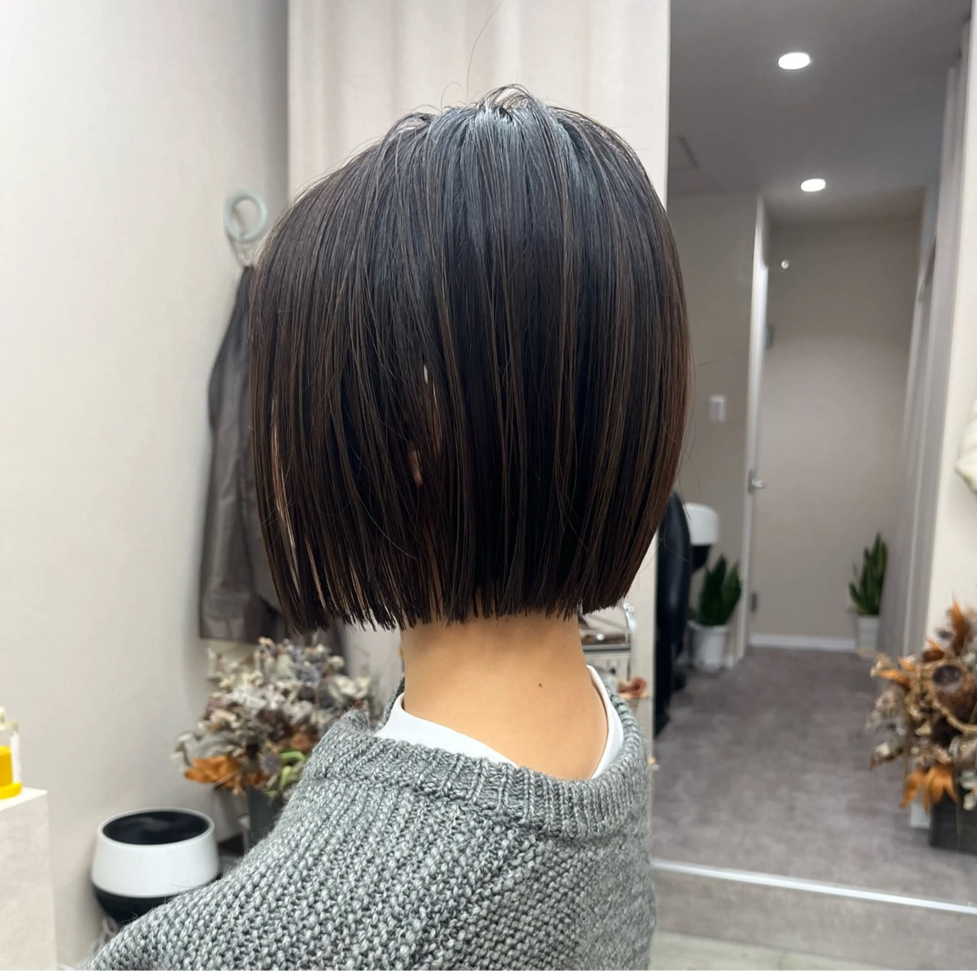 ショート カラー 切りっぱなしボブ グレージュ ボブ Hareru hair salon所属・Hareru 豊田 修廣のヘアスタイル