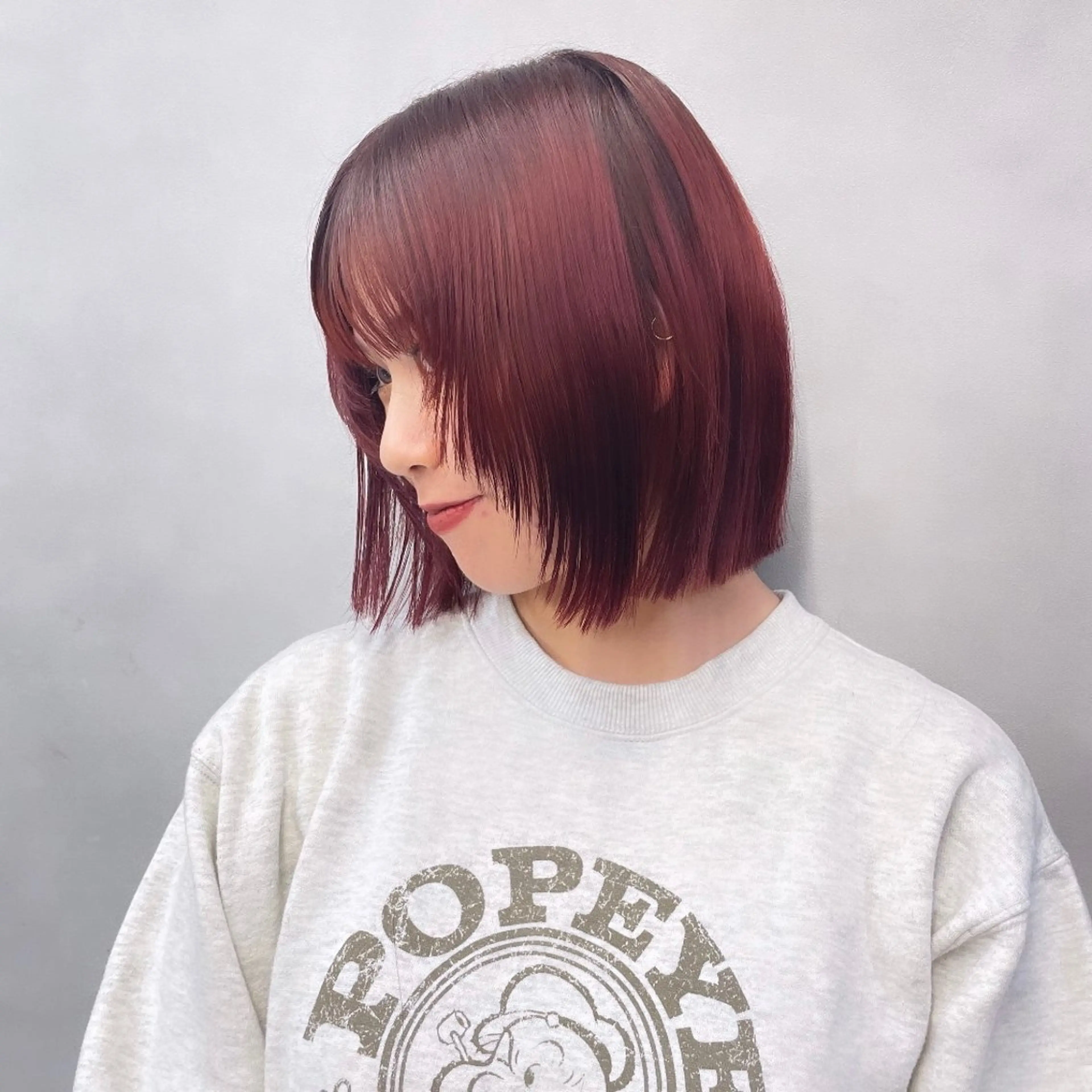 ミディアム カラー ブリーチ レッドカラー ボブ 顔まわりレイヤー 顔周りカット カット Rui/透明感カラー 暖色/レイヤーカットのヘアスタイル