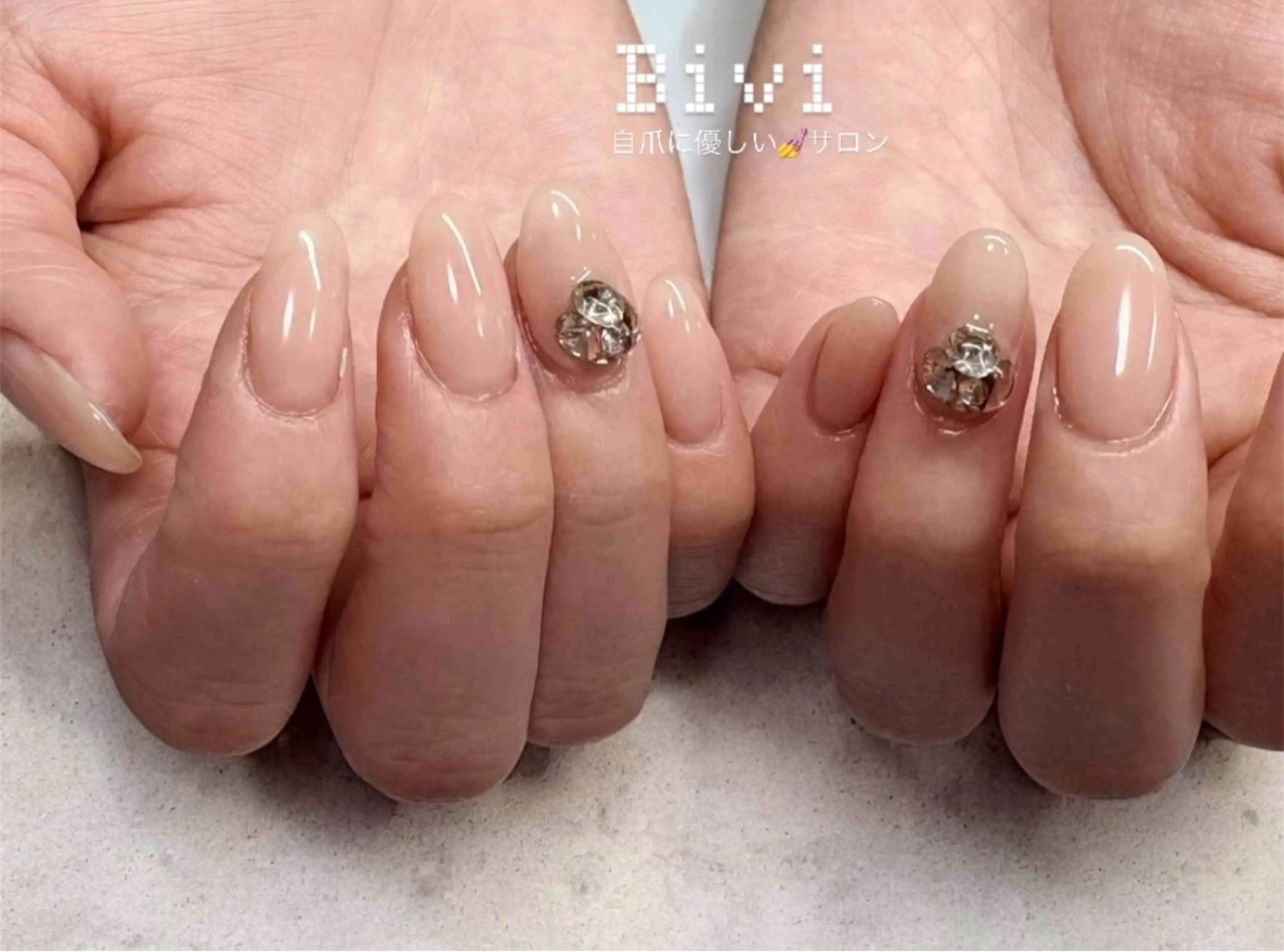 ネイル アートネイル ラメ(グリッター) 持ち込み ハンドネイル ハンドケア ♡Bivi♡自爪に 優しいネイルサロンのネイルデザイン