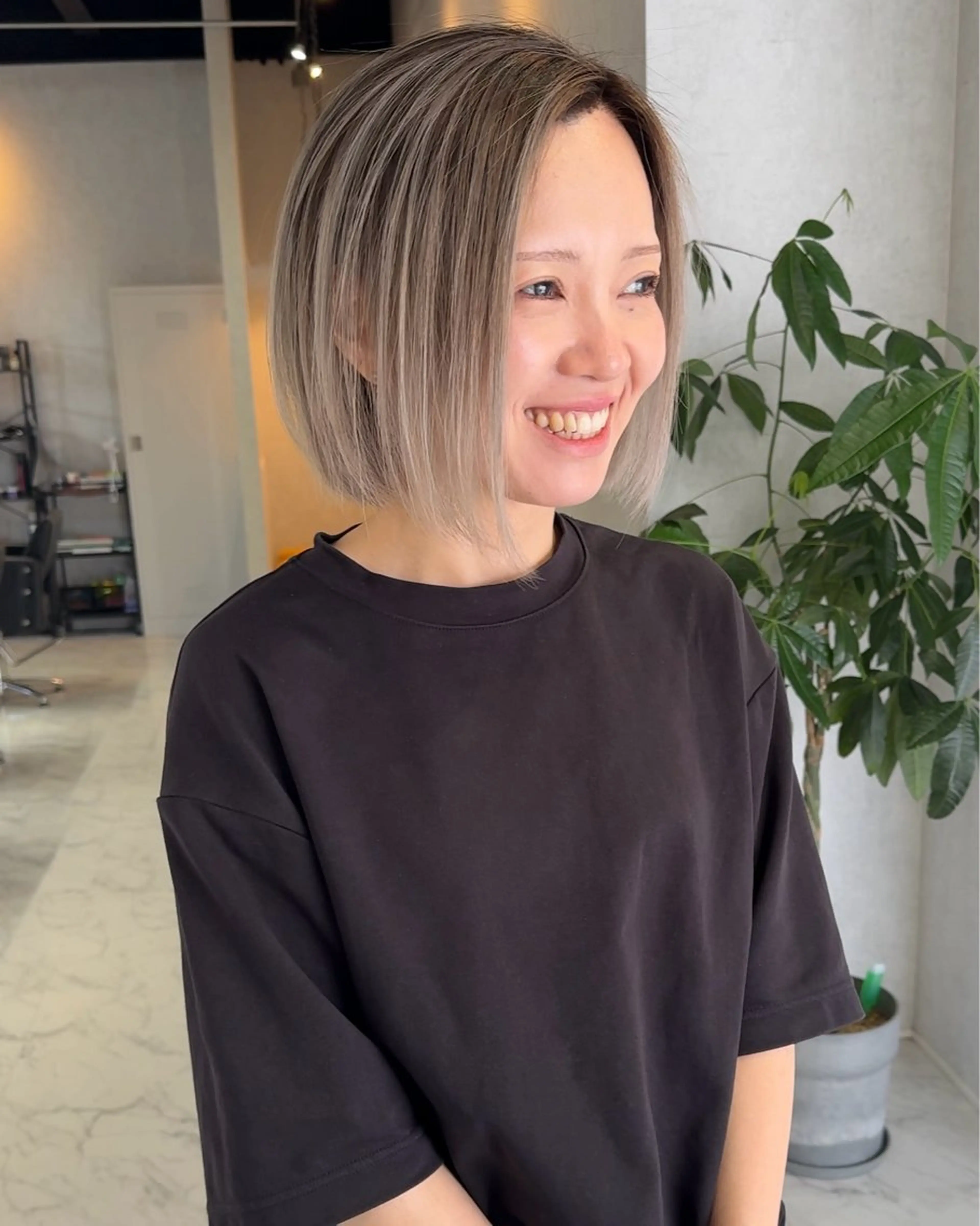 ショート カラー ヘアアレンジ バレイヤージュ ブリーチ ダブルカラー ハイライトカラー ハイトーンカラー カット ヘアカラー トリートメント アンドウ ユウ/ レイヤーカット/韓国のヘアスタイル