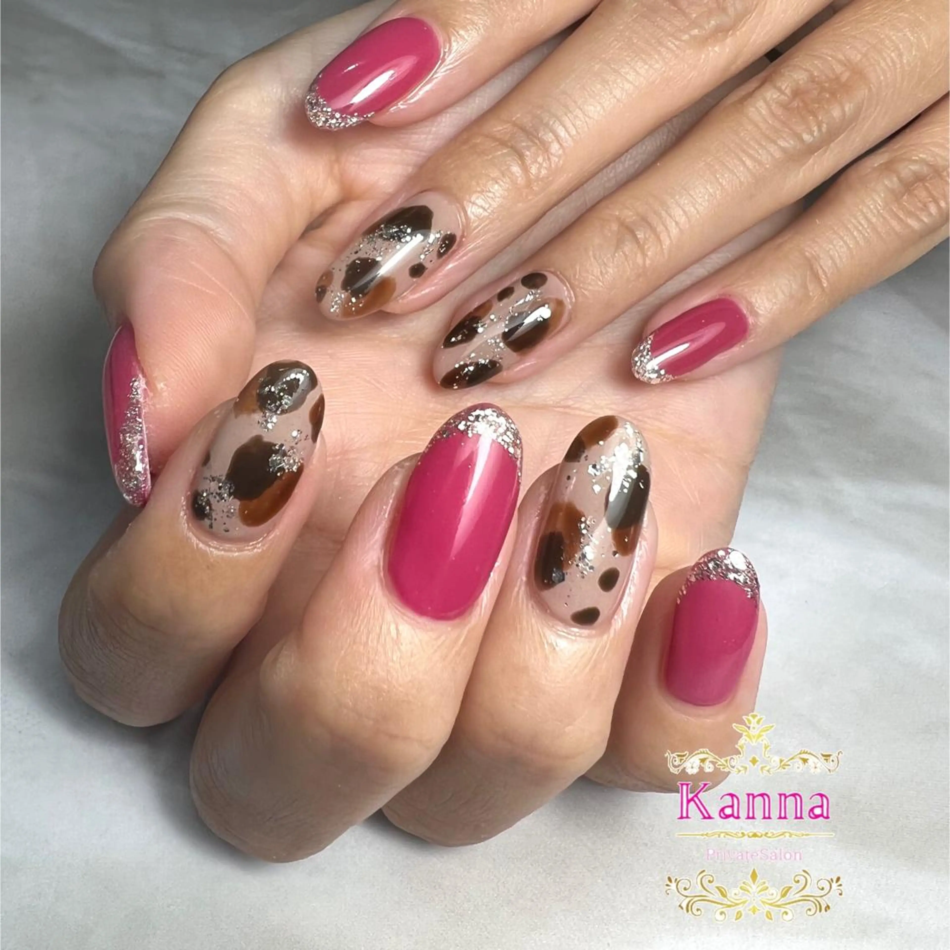 ミディアム ネイル アニマル柄 ピンク ハンドネイル Kanna Yuki カンナユキのネイルデザイン