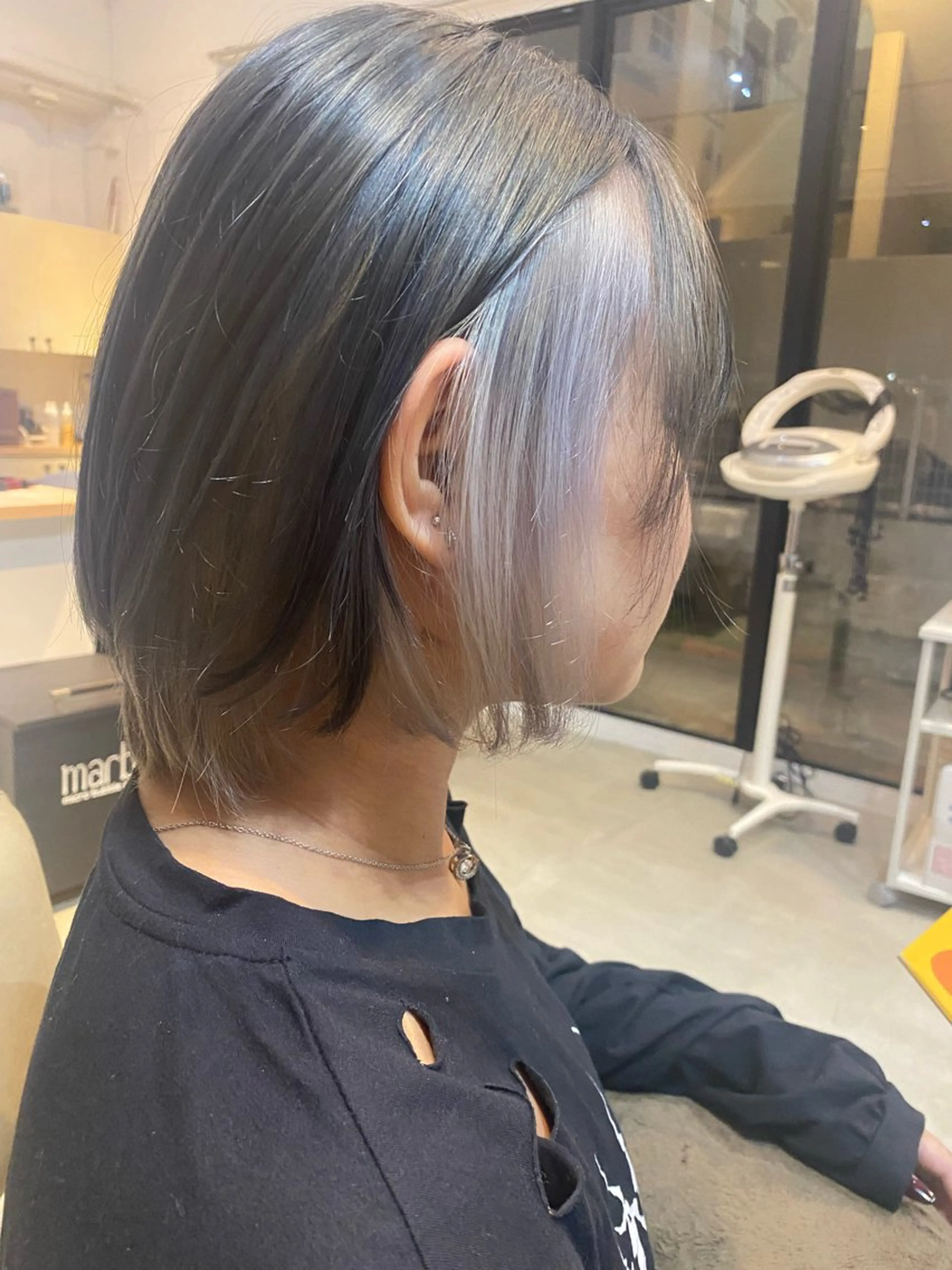 ショート カラー ブリーチ 林 梓のヘアスタイル