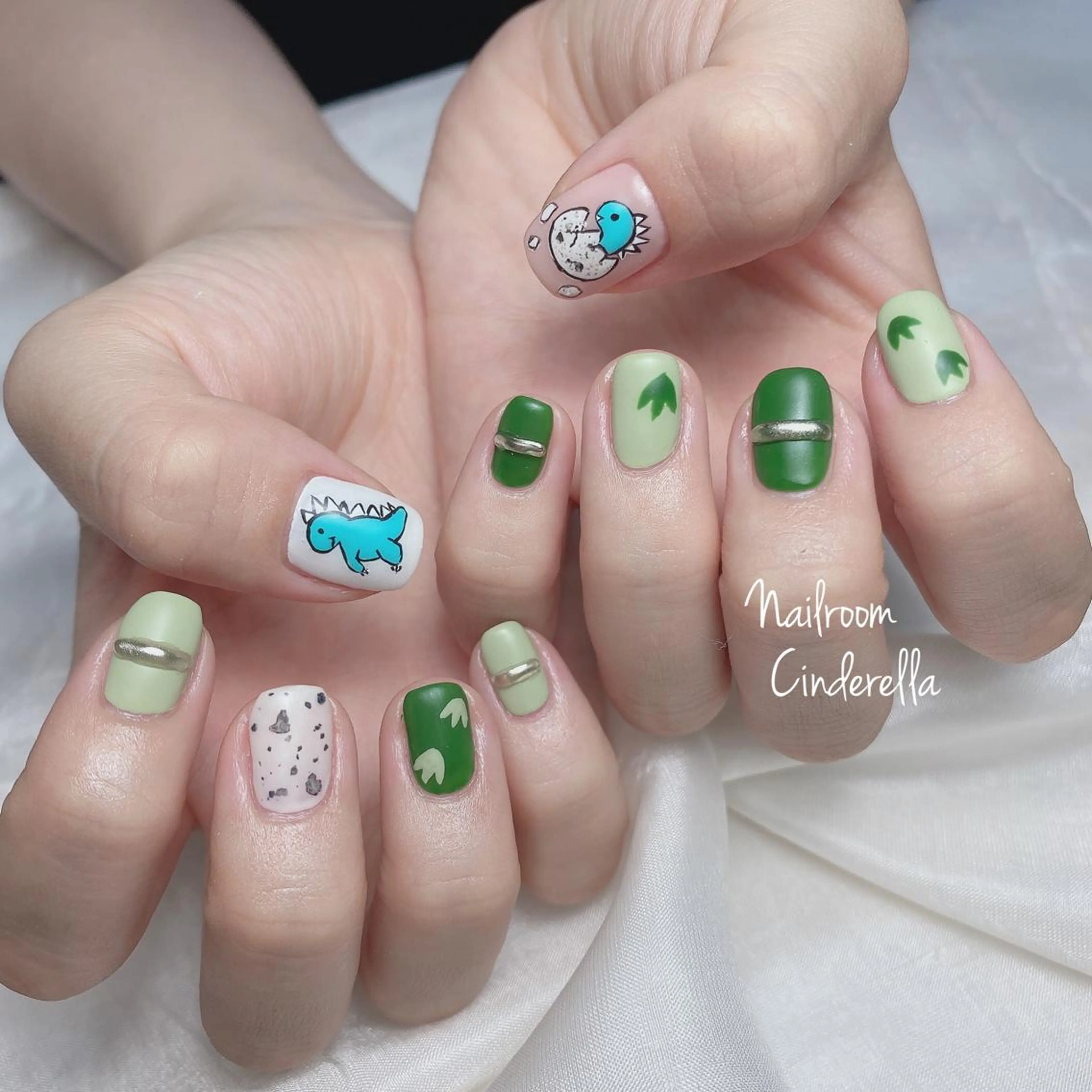 ネイル Nailroom. Cinderellaのネイルデザイン