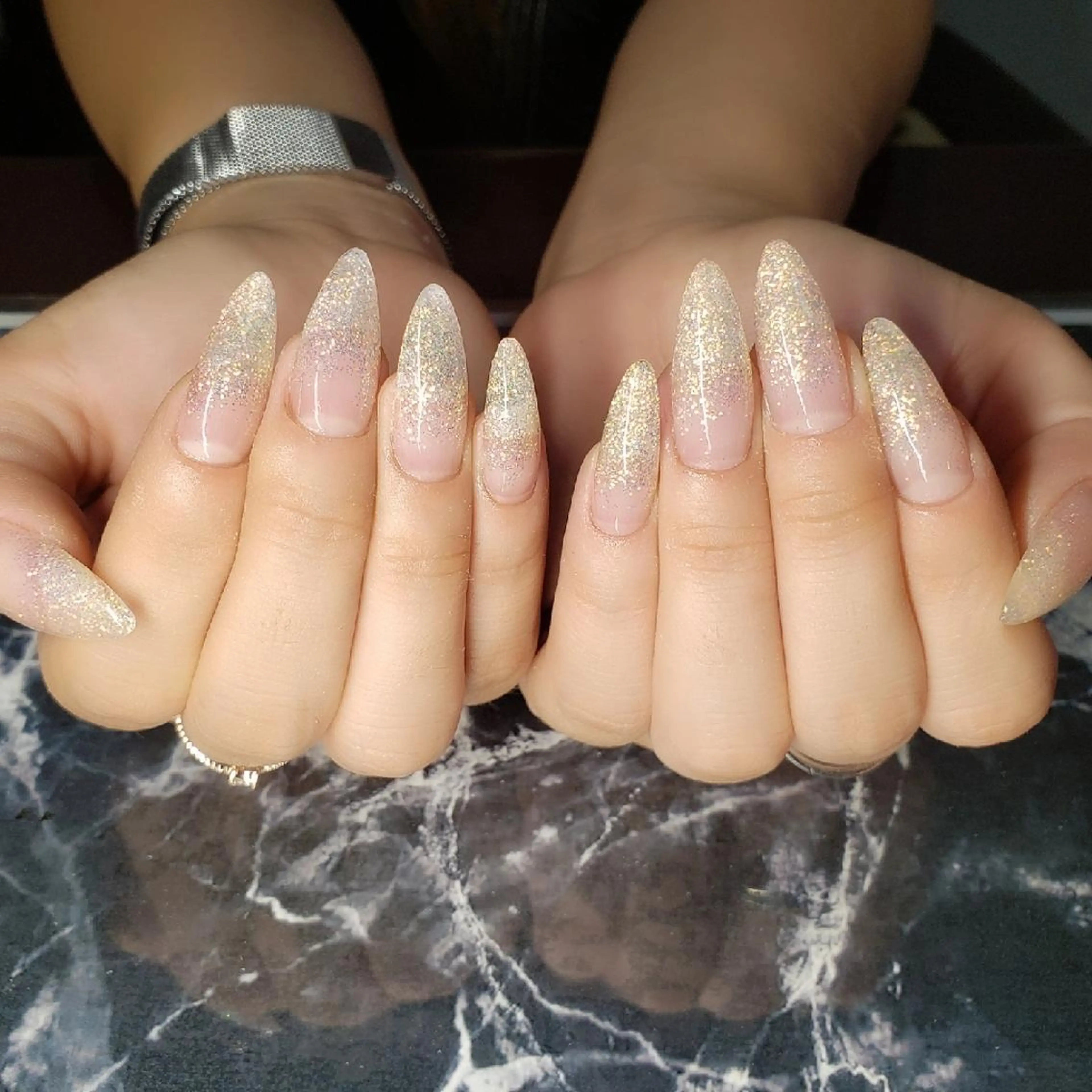 ミディアム ネイル ハンドネイル クロキ 。のネイルデザイン