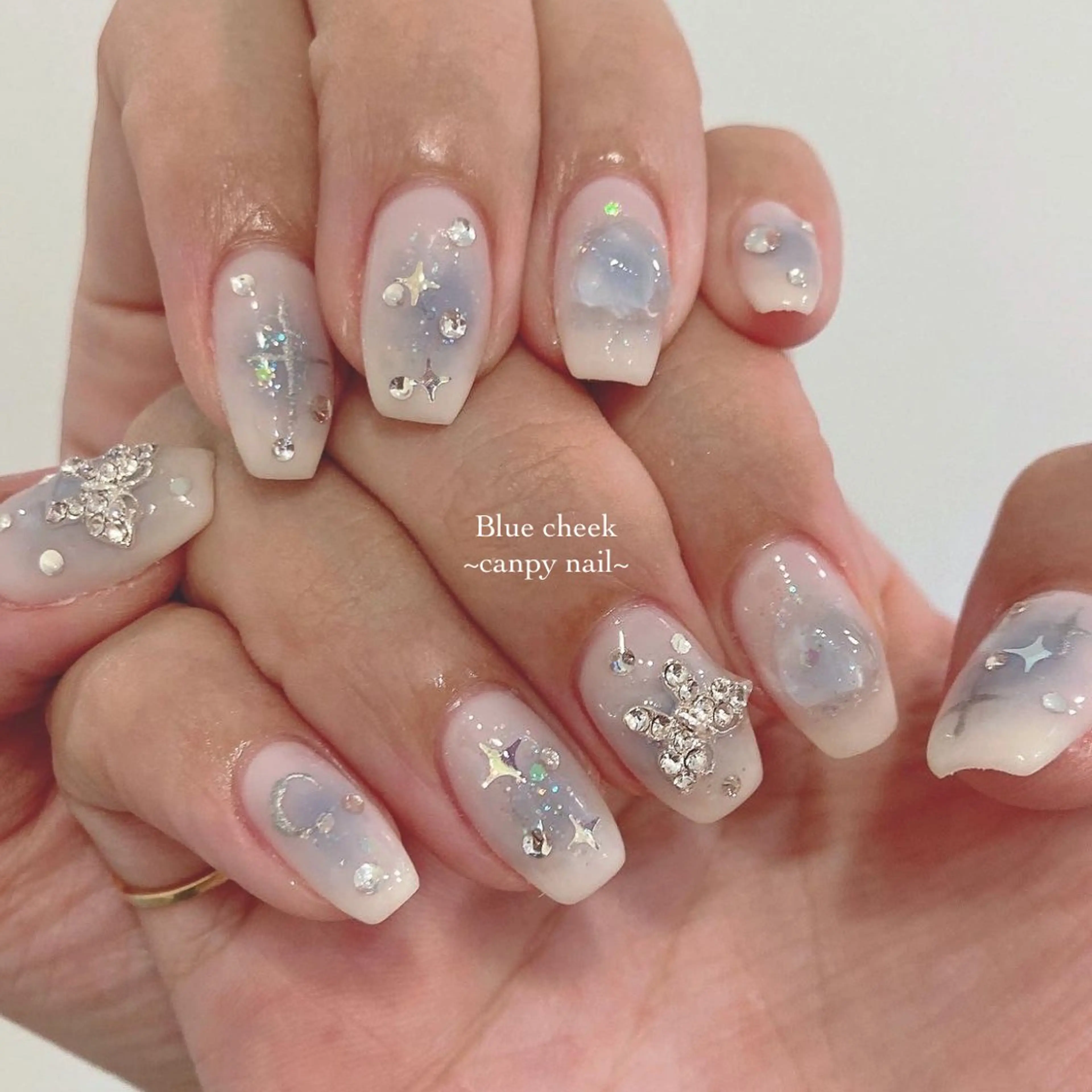 ネイル ブルー チークネイル 水色 ハンドネイル 韓国ネイル/ワンホン ネイル🎀表参道3分のネイルデザイン
