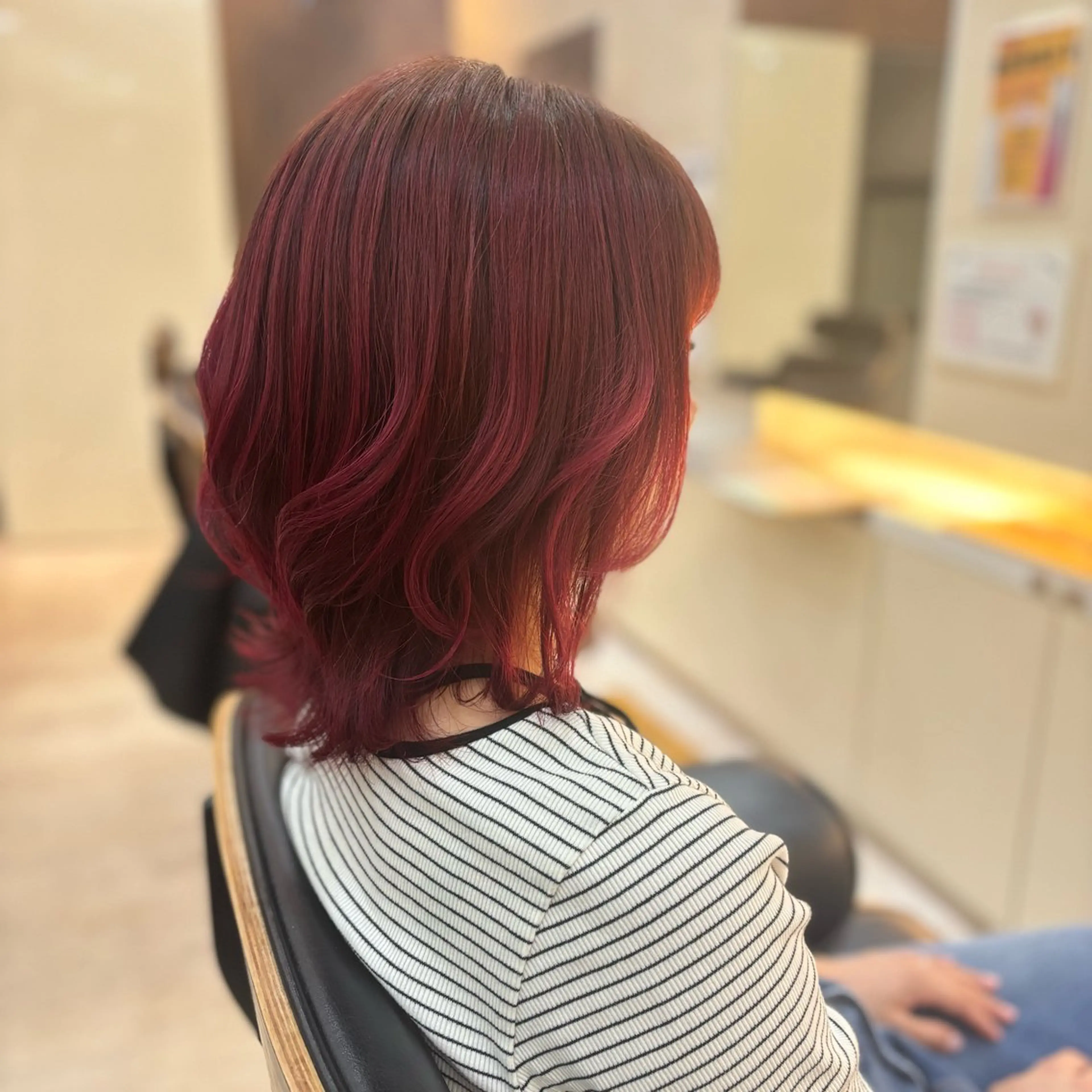 ミディアム 沖野 愛恵のヘアスタイル