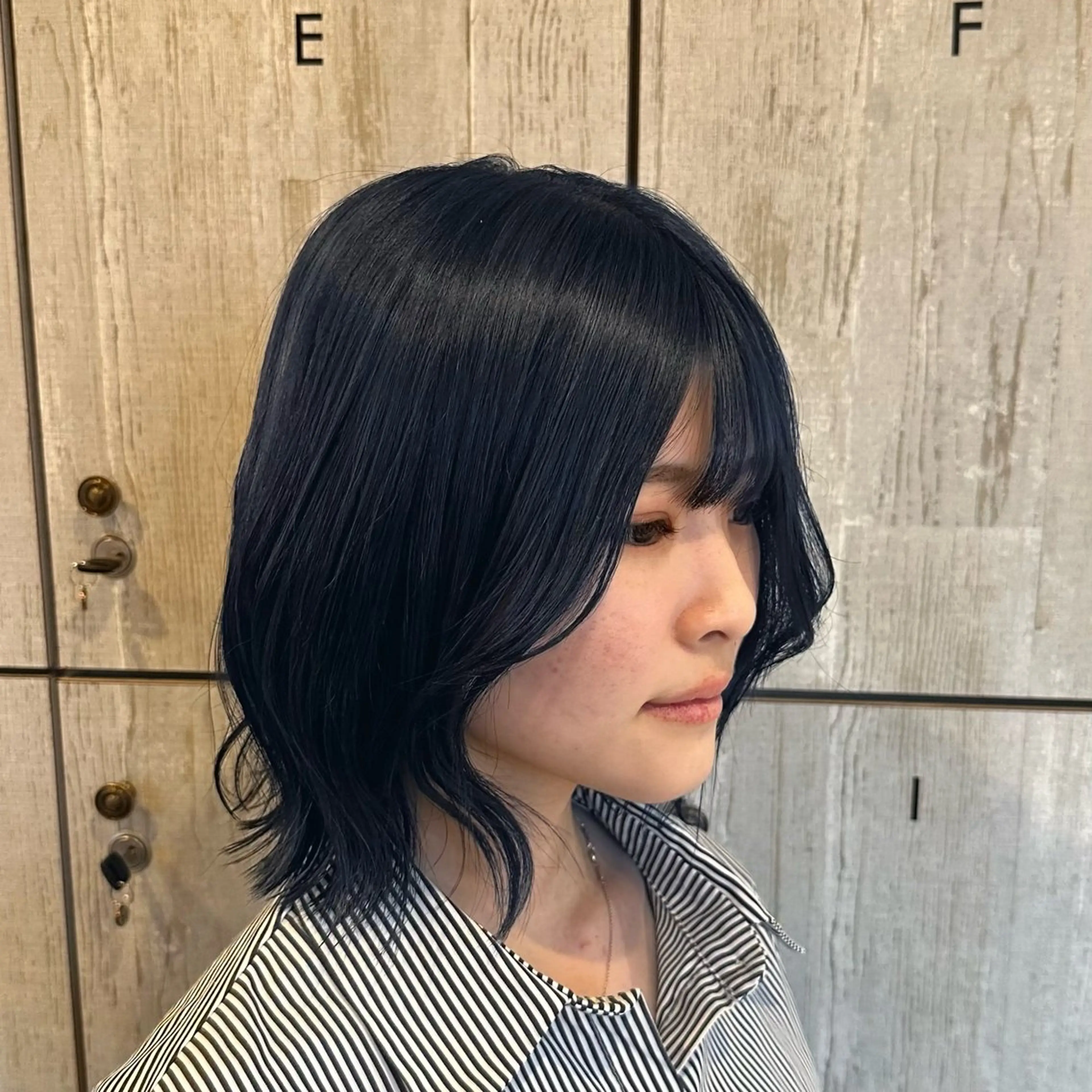 ミディアム カラー ブリーチ ブルーカラー ネイビーカラー カット ヘアカラー トリートメント 柔らかいcolor ￤韓国￤🩰マユ🩰のヘアスタイル