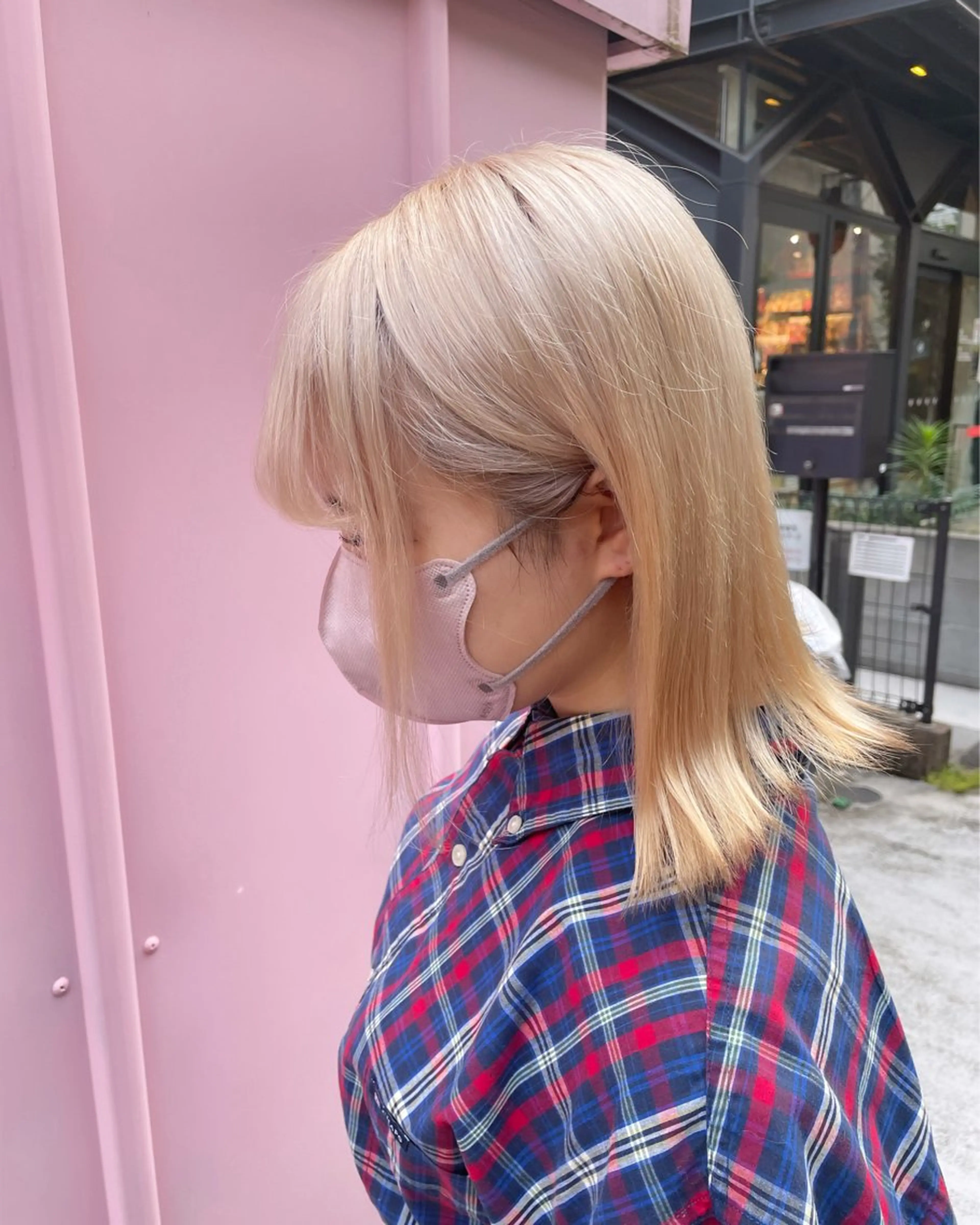 ミディアム カラー アッシュ アッシュグレー ベージュカラー ブリーチ ブロンド 【美髪ハイトーン】 髪質改善/大和🎀のヘアスタイル