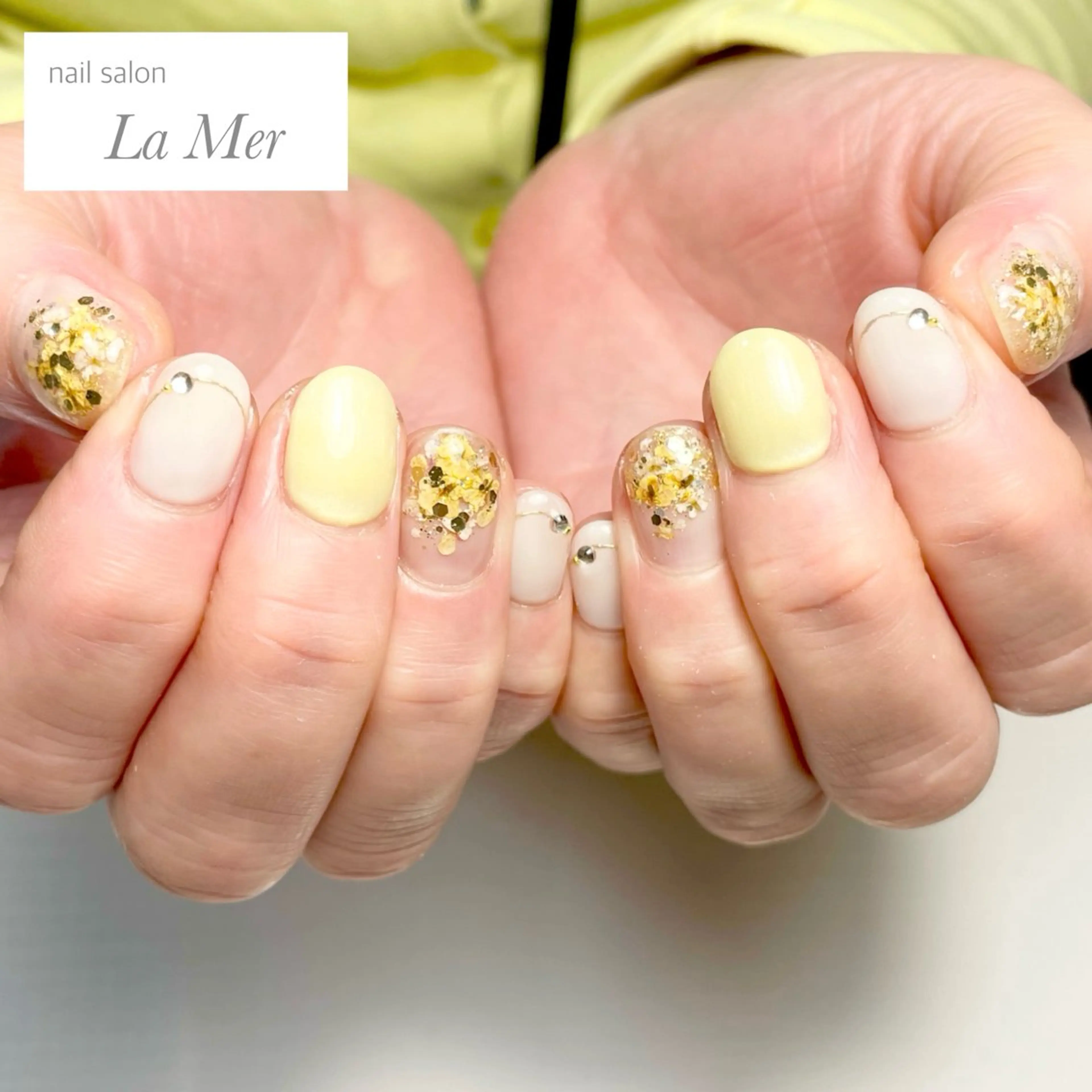 ネイル フラワーネイル オフィスネイル 春ネイル 夏ネイル 黄色 ハンドネイル nailsalon La Merのネイルデザイン