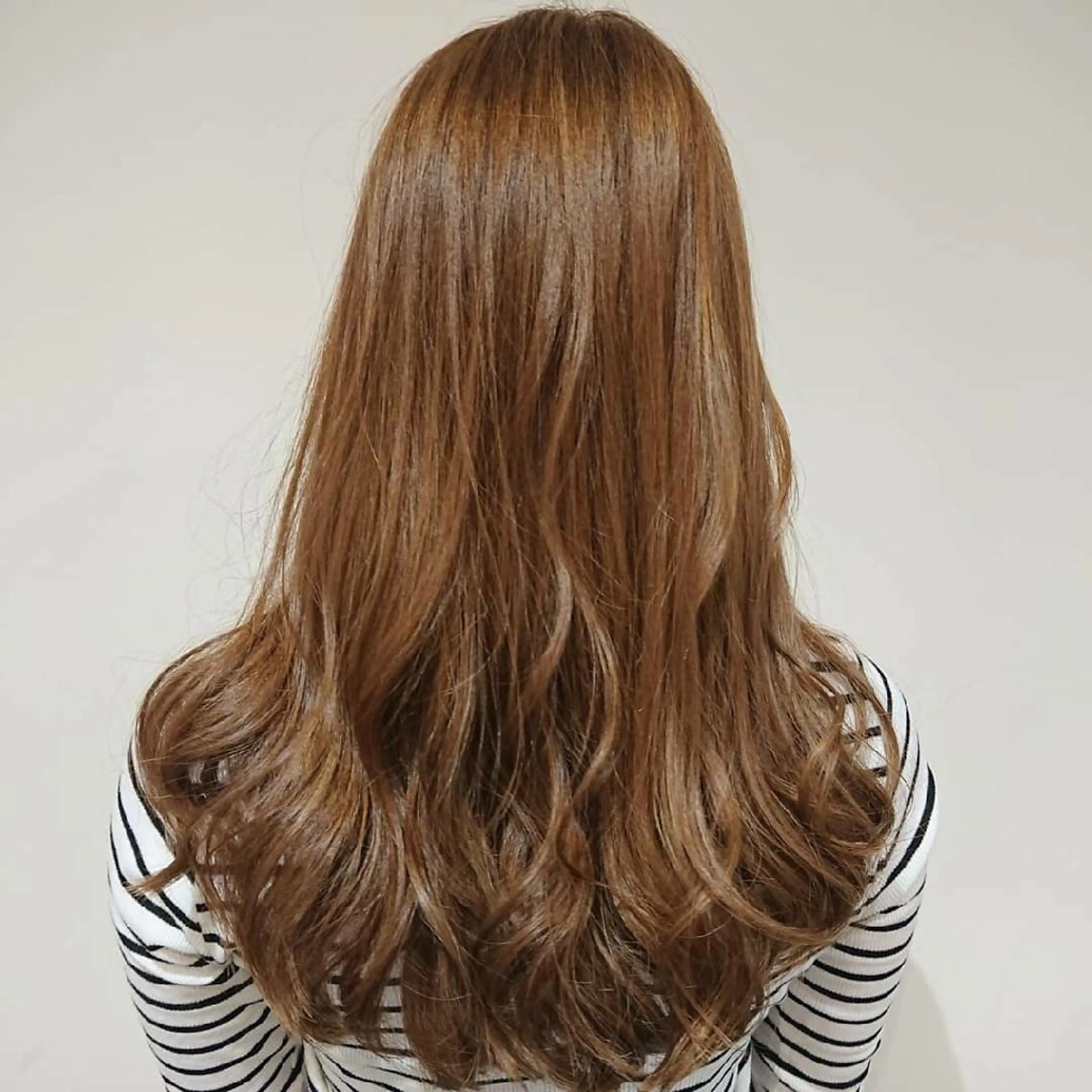 カラー ベージュカラー ハイライトカラー ブリーチ/ヘアケア/ 艶髪/イギチハルのヘアスタイル