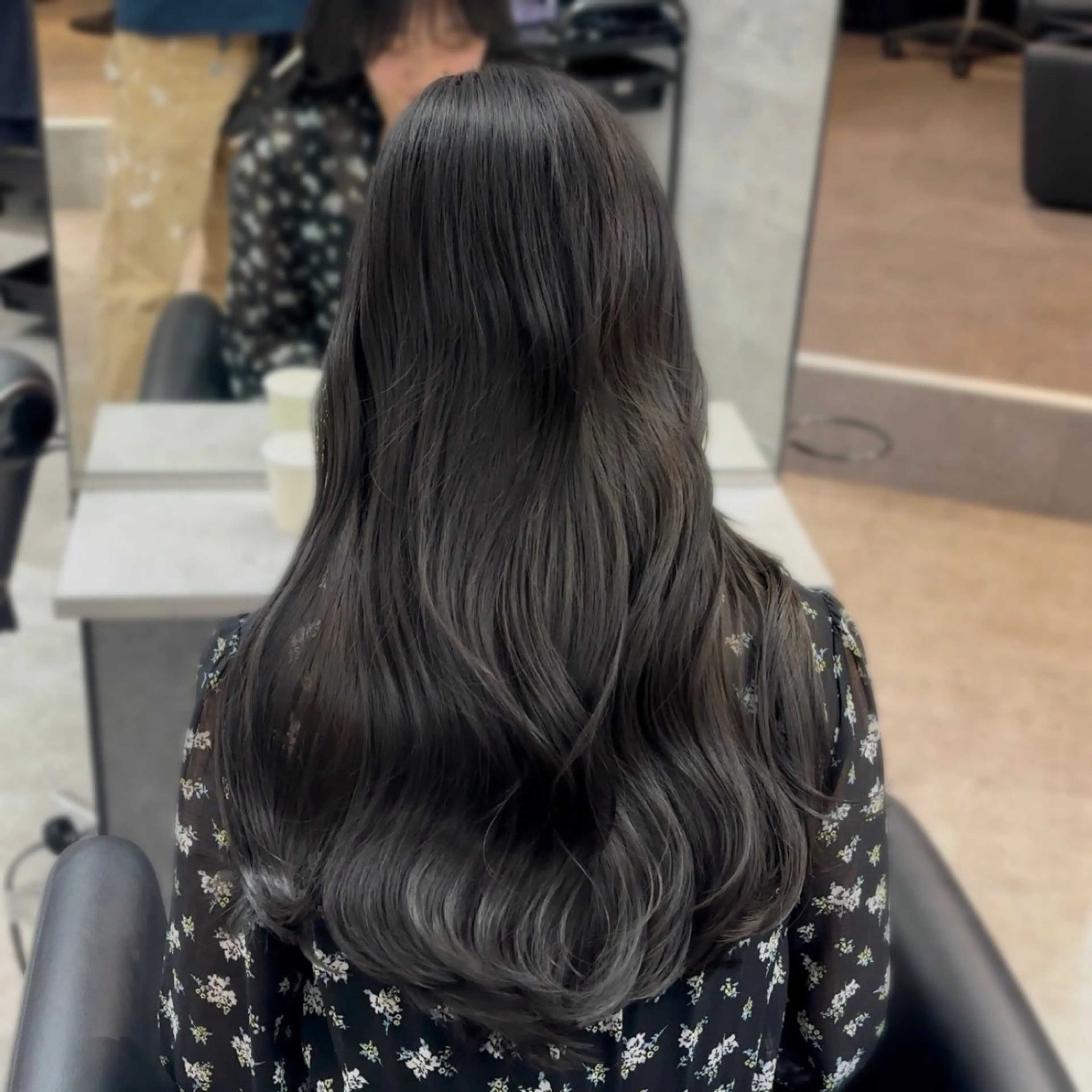 ロング くびれヘア 顔周りカット 髪質改善 韓国風ヘア レイヤーカット lana hair 新宿/髪質改善/韓国のヘアスタイル