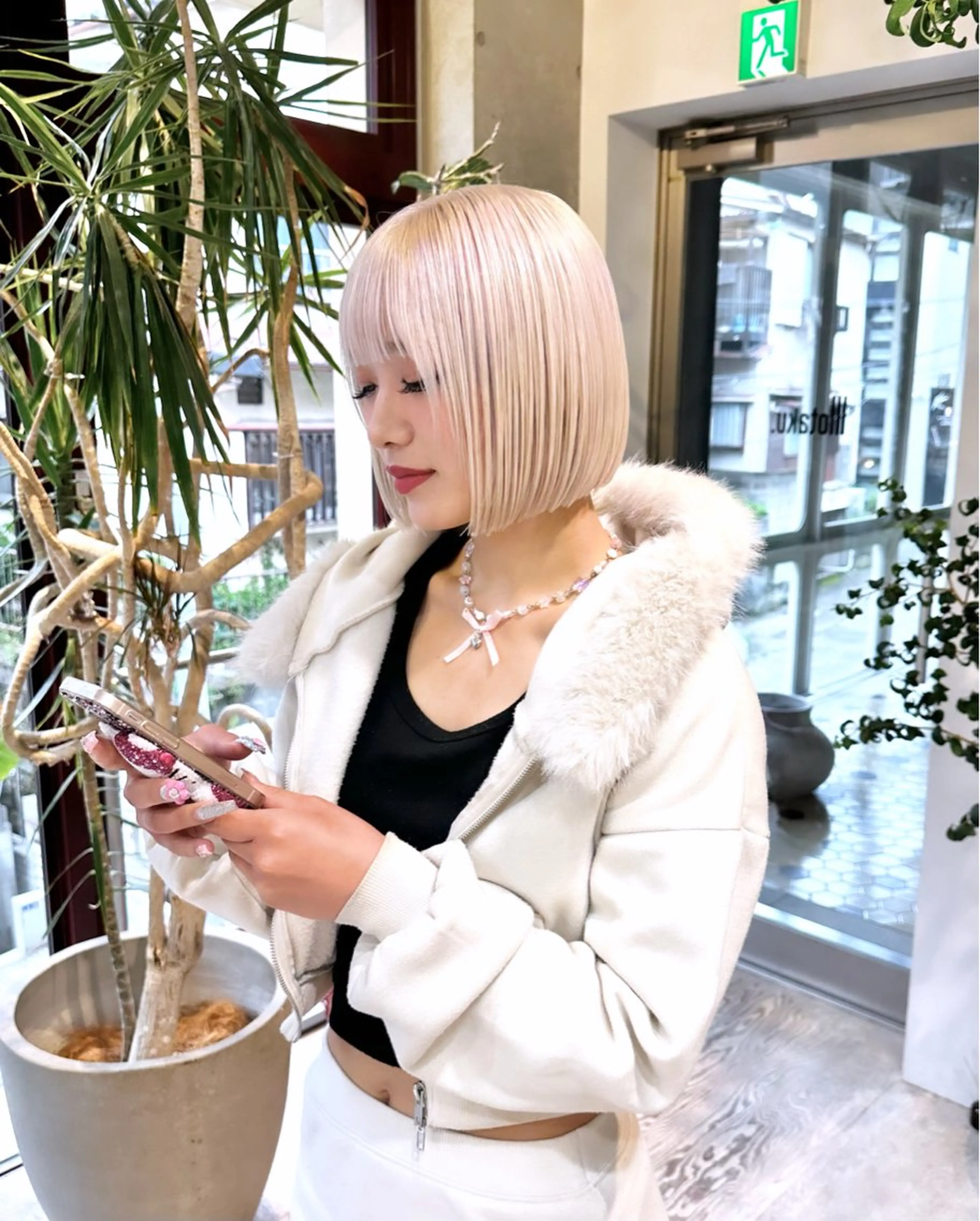 カラー 抜きっぱなしブロンド ササキカズマのヘアスタイル