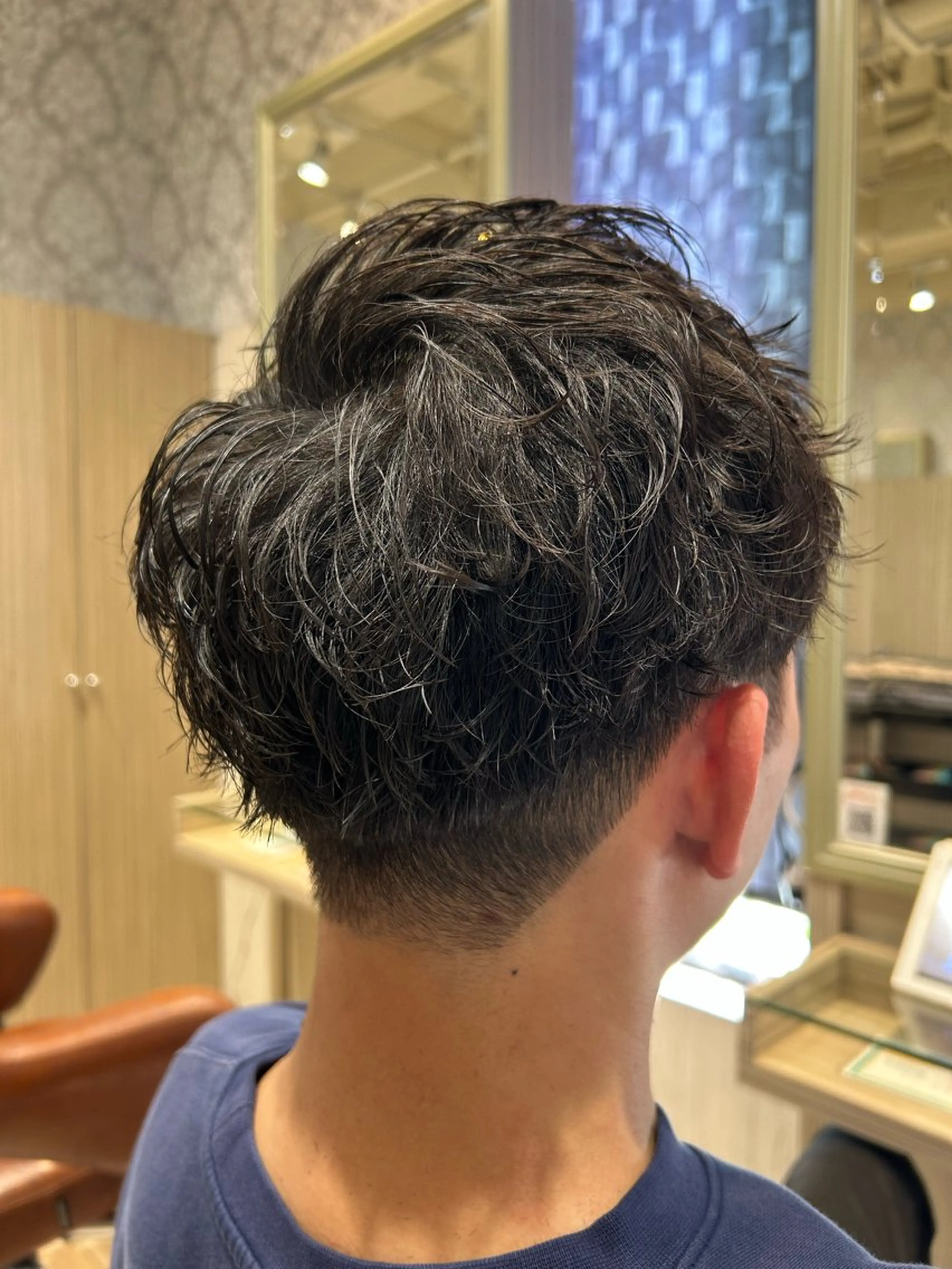 ショート パーマ メンズ 一戸 拓斗のヘアスタイル