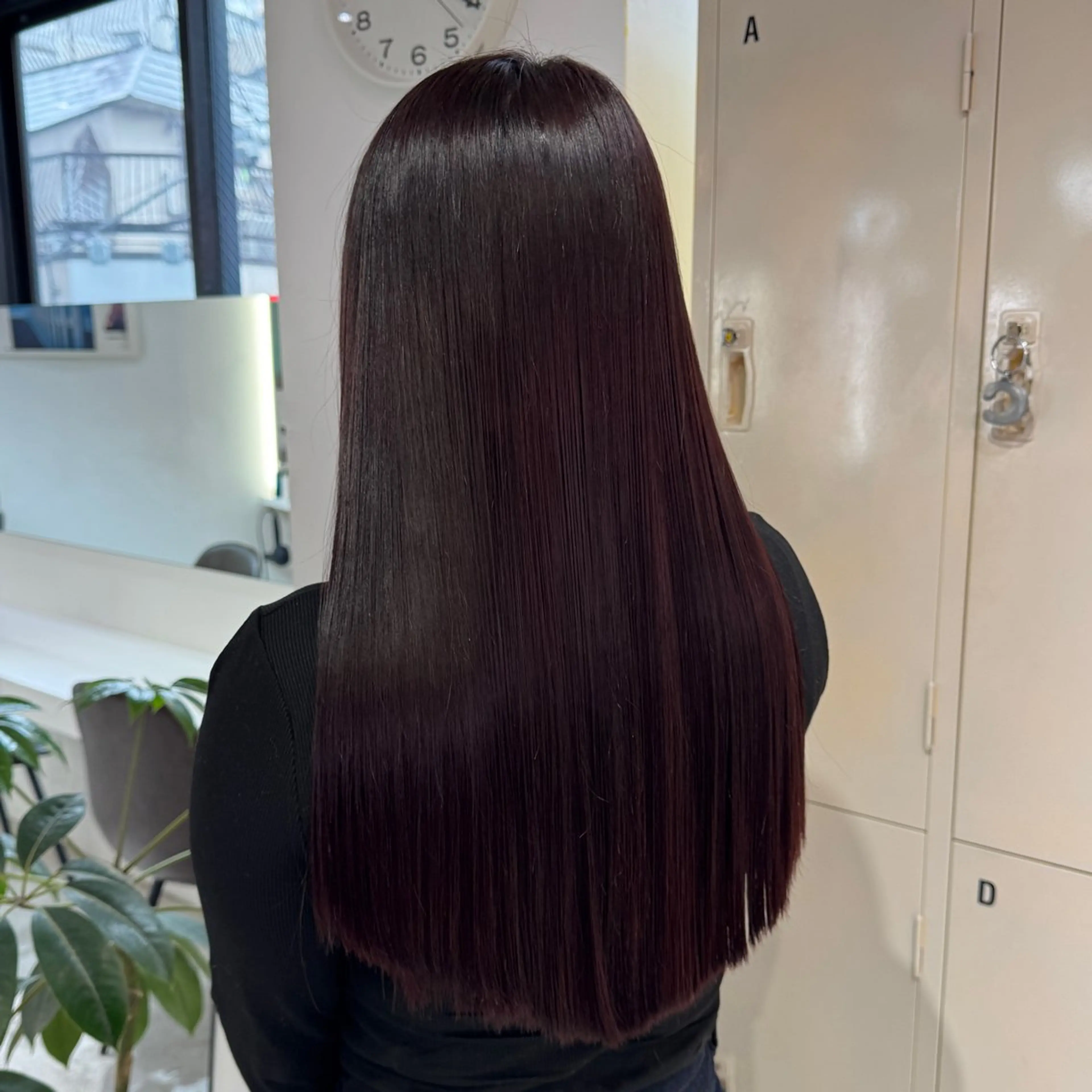 ロング カット ヘアカラー 縮毛矯正 トリートメント 艶髪ハイトーン× ボブ🥣アイネのヘアスタイル