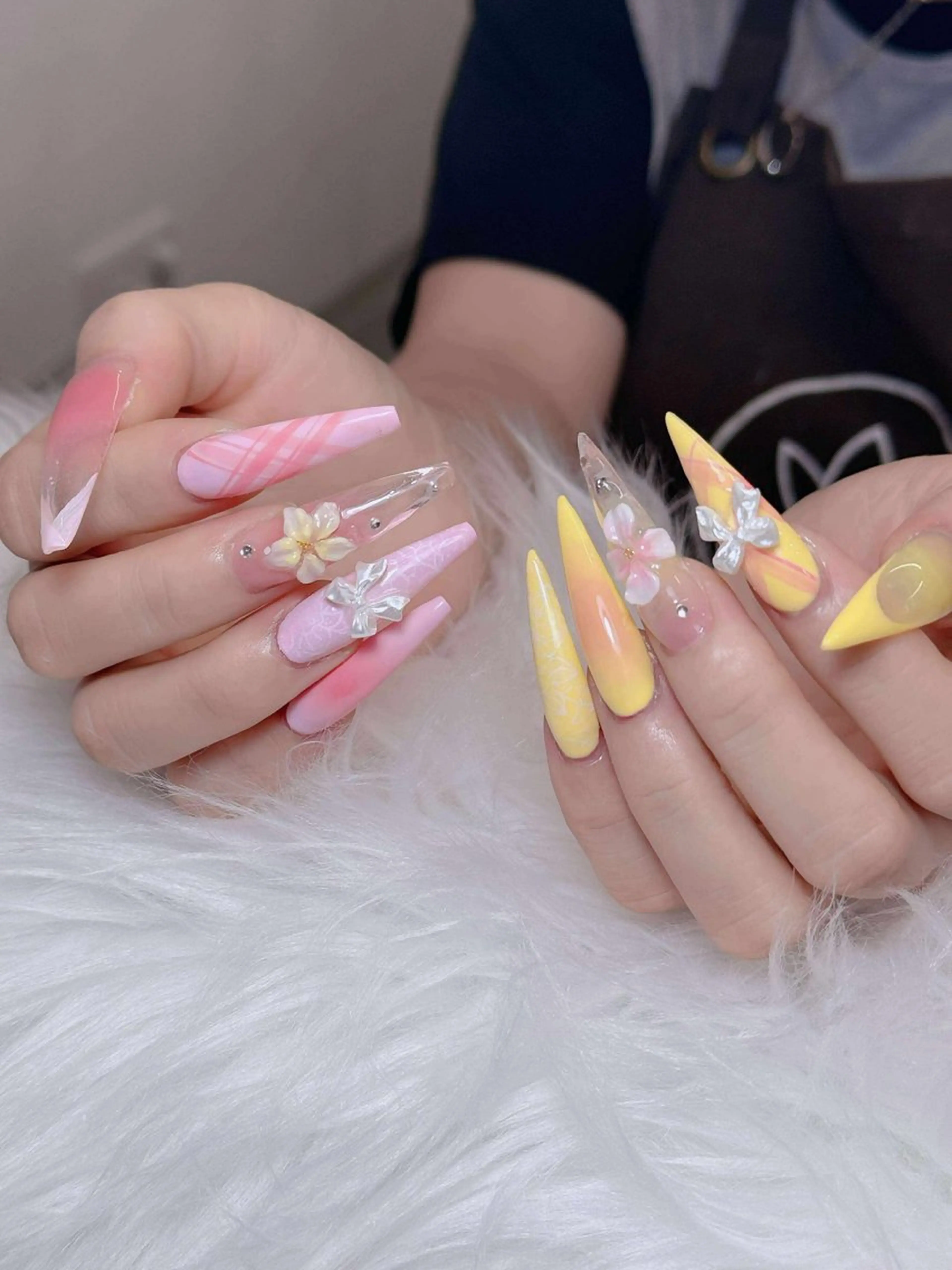 ネイル オーロラネイル チークネイル フットネイル フレンチネイル 韓国ネイル ハンドネイル Lumi Nail 新大久保3‘のネイルデザイン