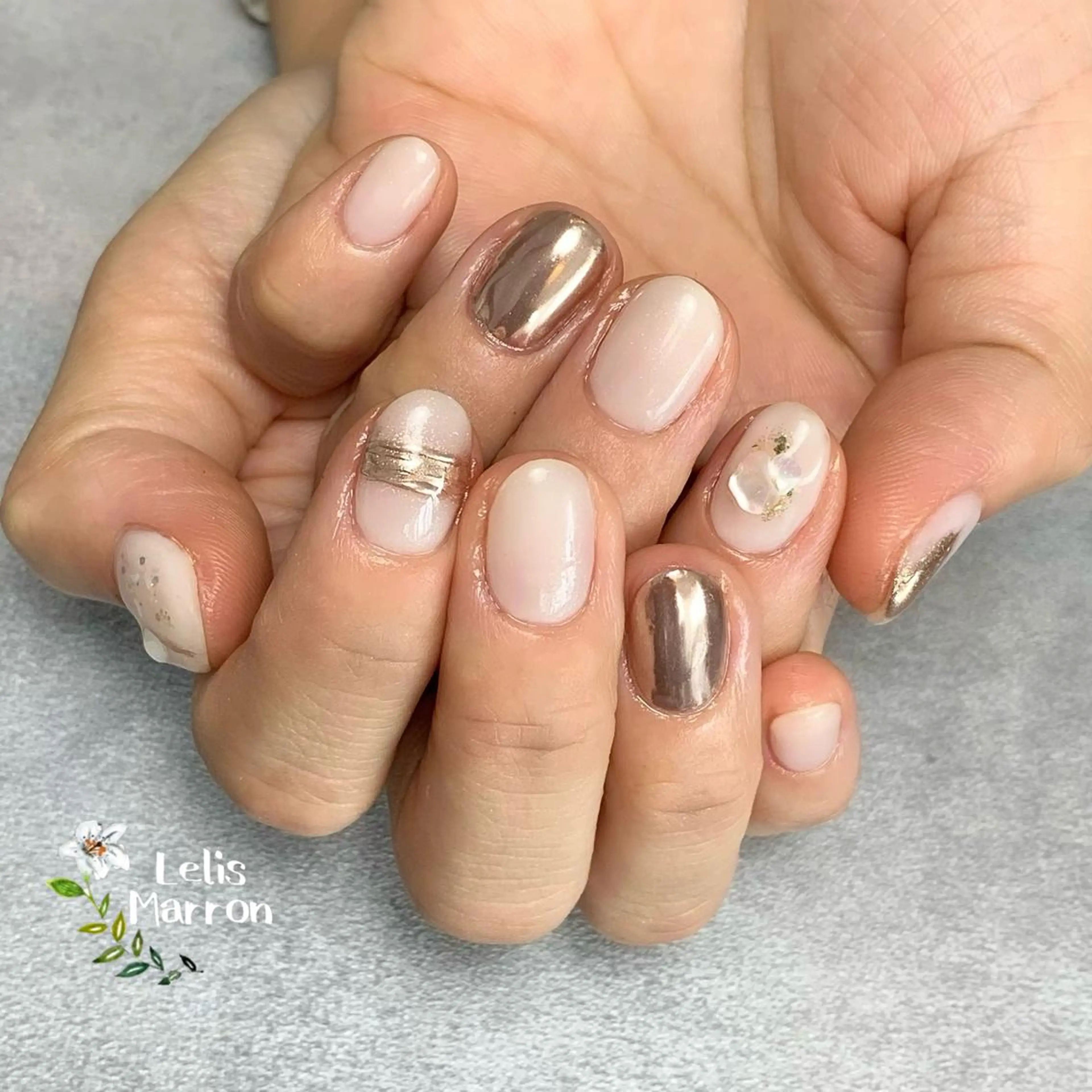 ネイル ミラーネイル ニュアンスネイル Lelis Marron所属・岸 侑李のネイルデザイン