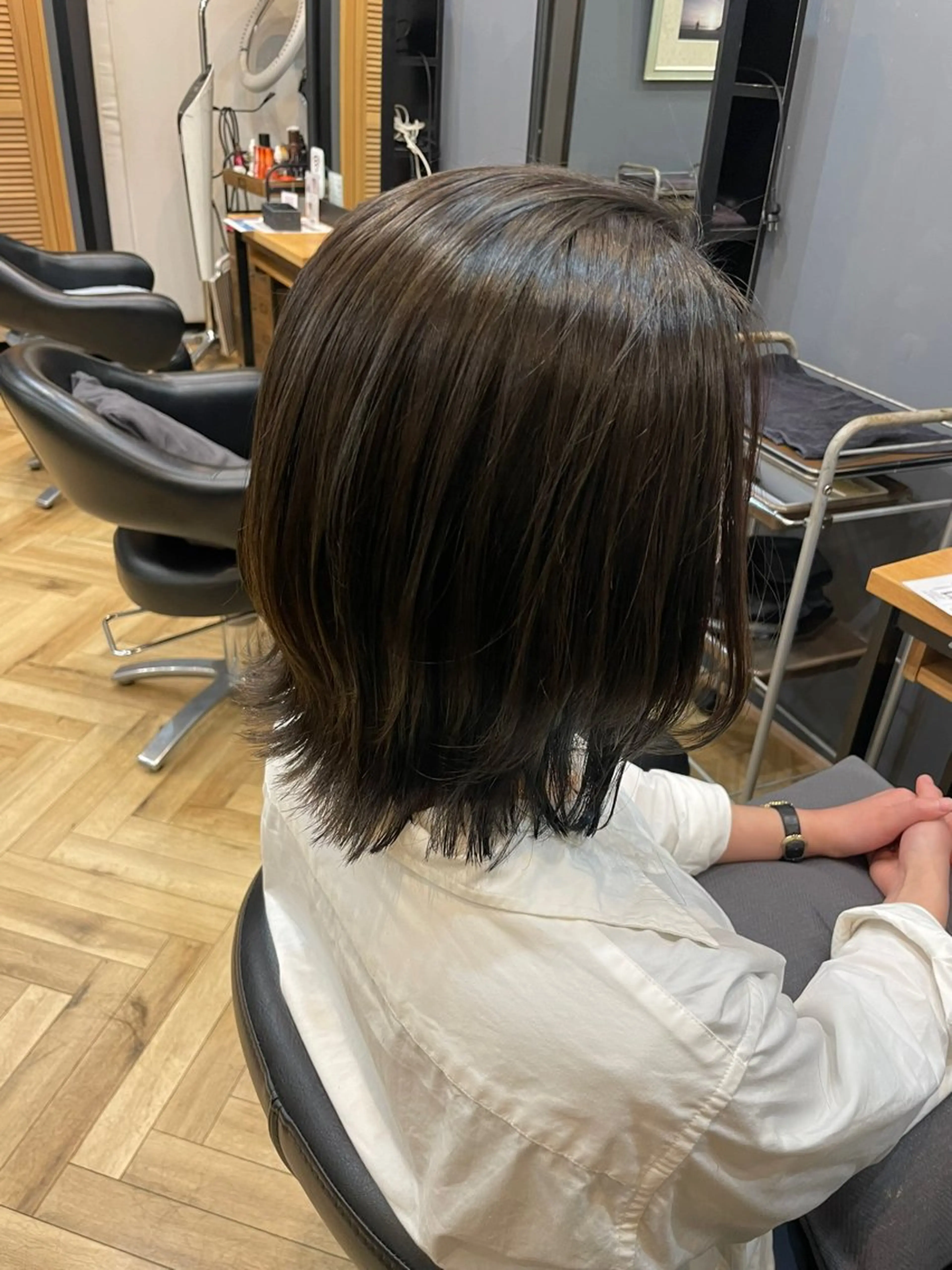 ミディアム くびれヘア くびれレイヤー レイヤーカット 鎌取/透明感カラー /ボブ/顔まわりのヘアスタイル