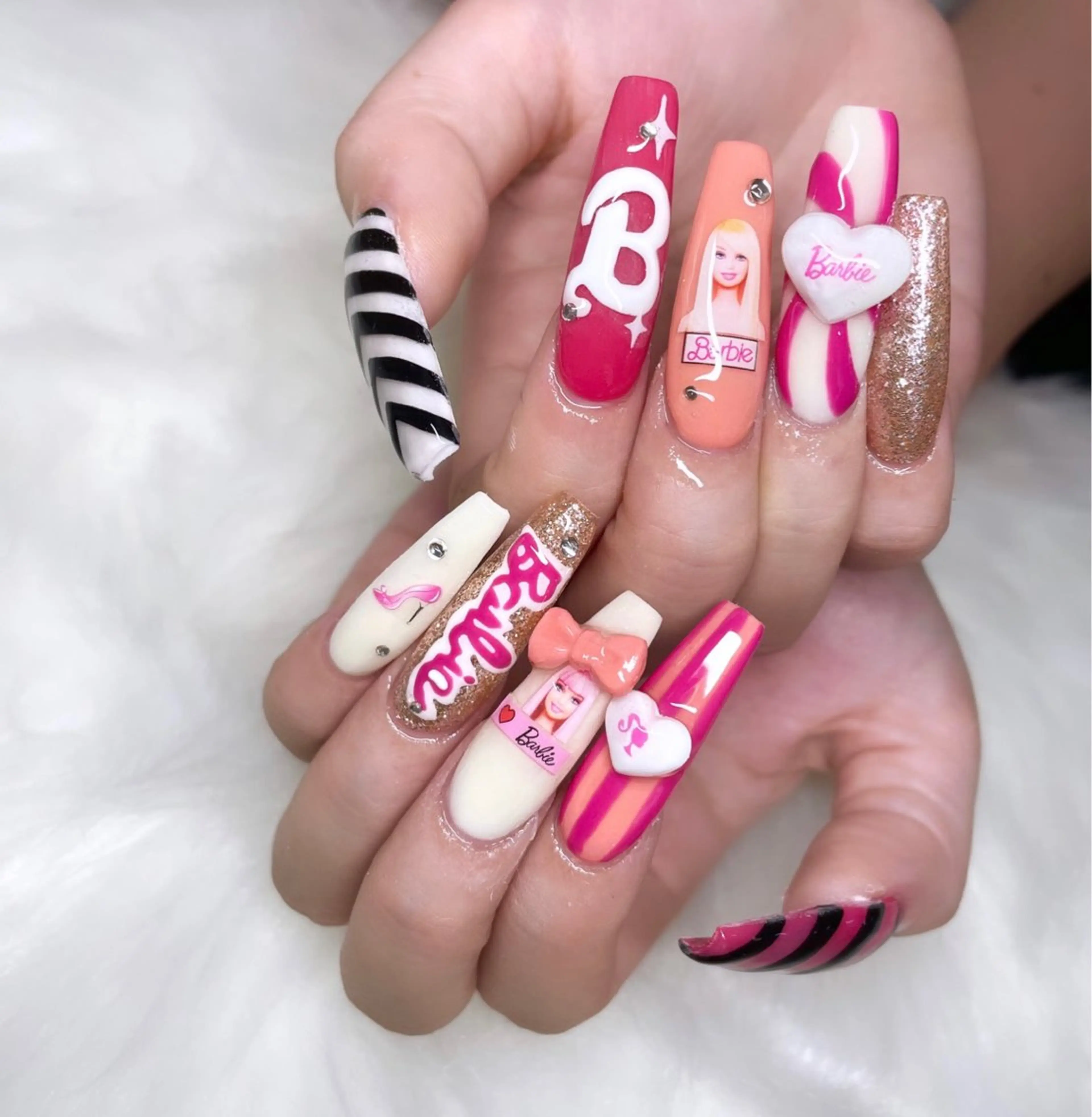 ネイル フットネイル フレンチネイル ジェルネイル 韓国ネイル マグネットネイル ハンドネイル nail salon fee（フィー）のネイルデザイン