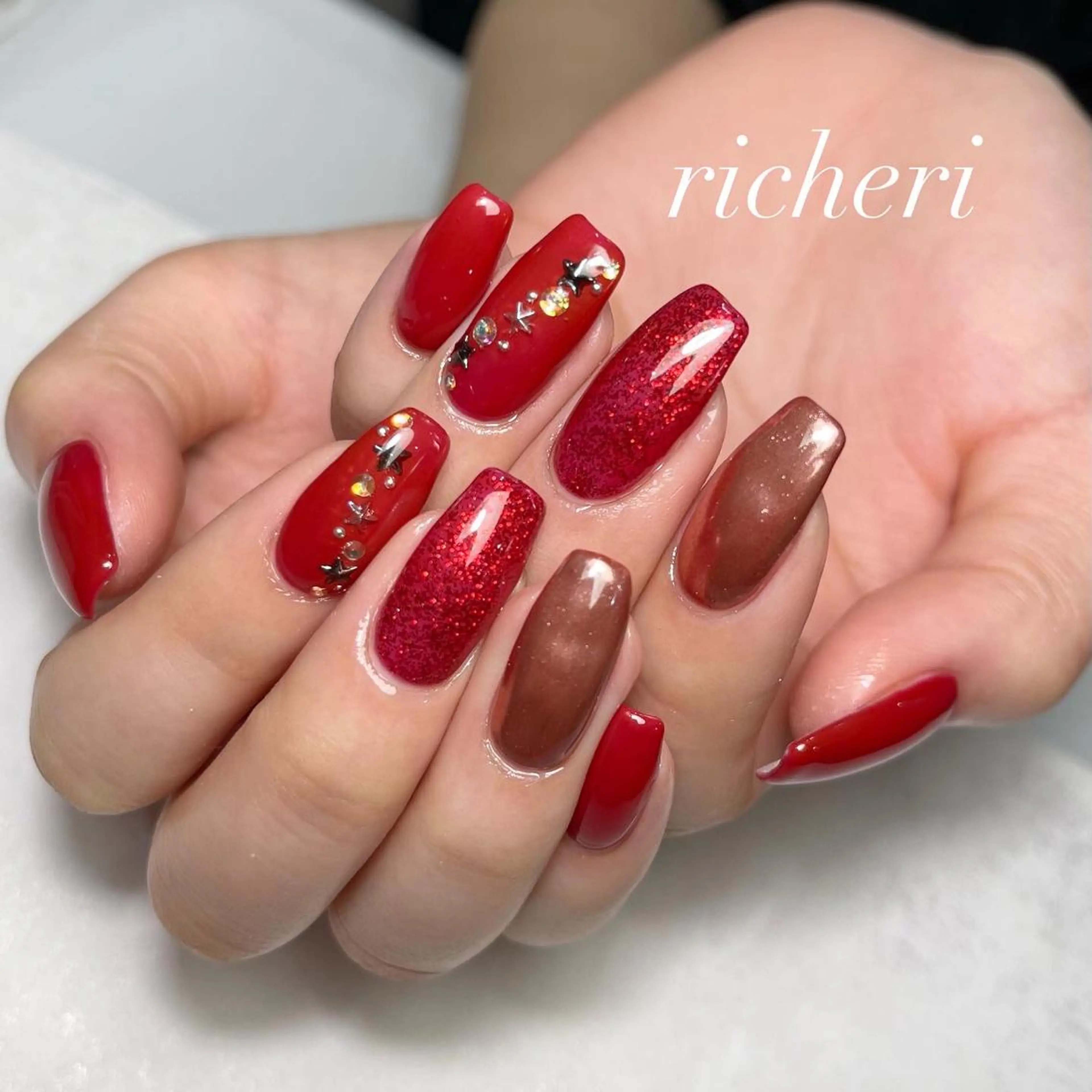 ミディアム ネイル 韓国風ヘア アートネイル フレンチネイル ジェルネイル ガラスフレンチ richeri beautyのエステ・リラクイメージ