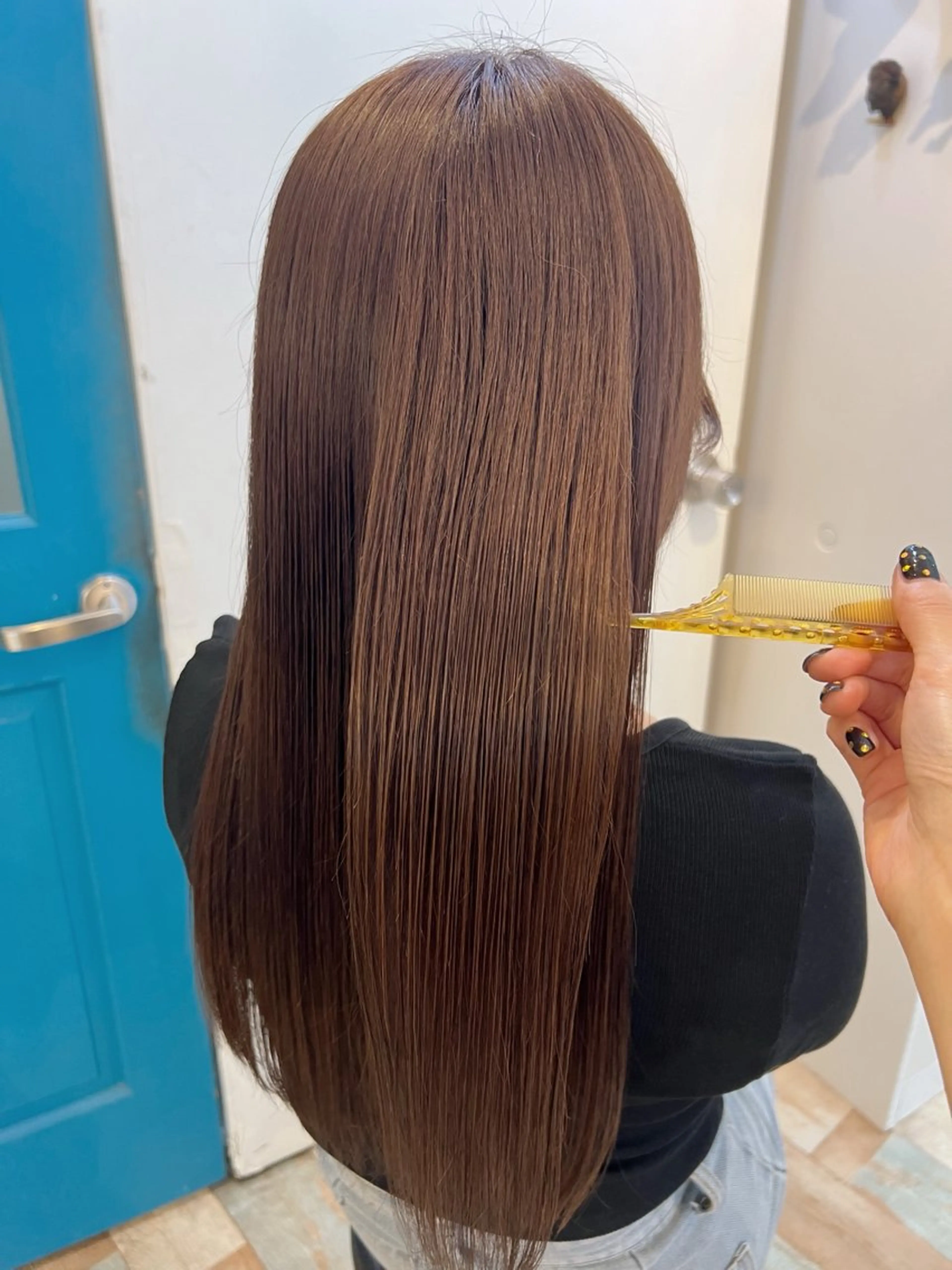 ロング カラー デザインカラー イヤリングカラー ハイライトカラー ボブ 顔周りカット カット ヘアカラー 縮毛矯正 KANA/ボブ/ インナーカラー/艶髪のヘアスタイル