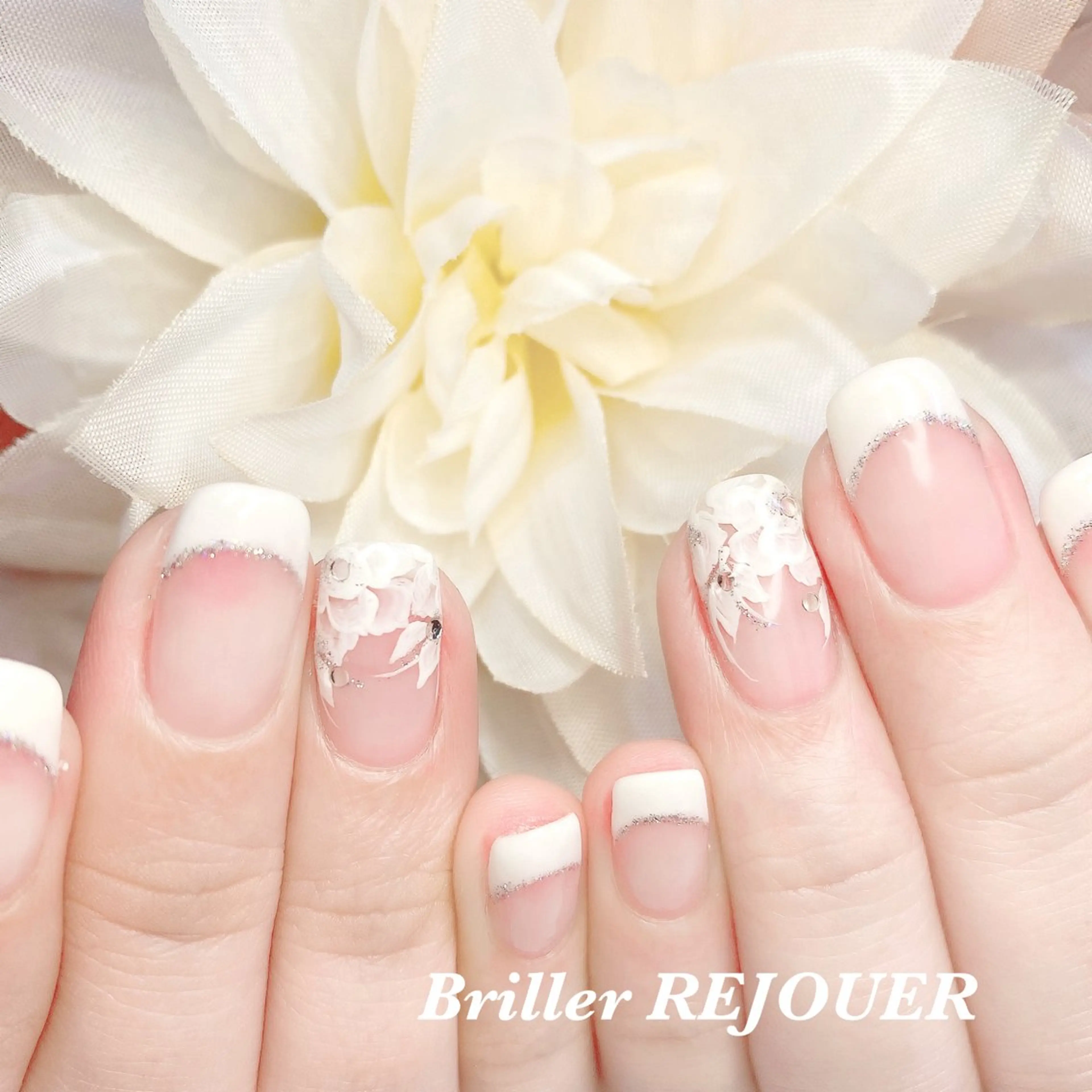 ネイル フラワーネイル フレンチネイル ジェルネイル オフィスネイル ショートネイル ネイルサロン&ネイルスクール Briller-REJOUER 【ブリエ・レジュール】所属・Briller Rieのネイルデザイン