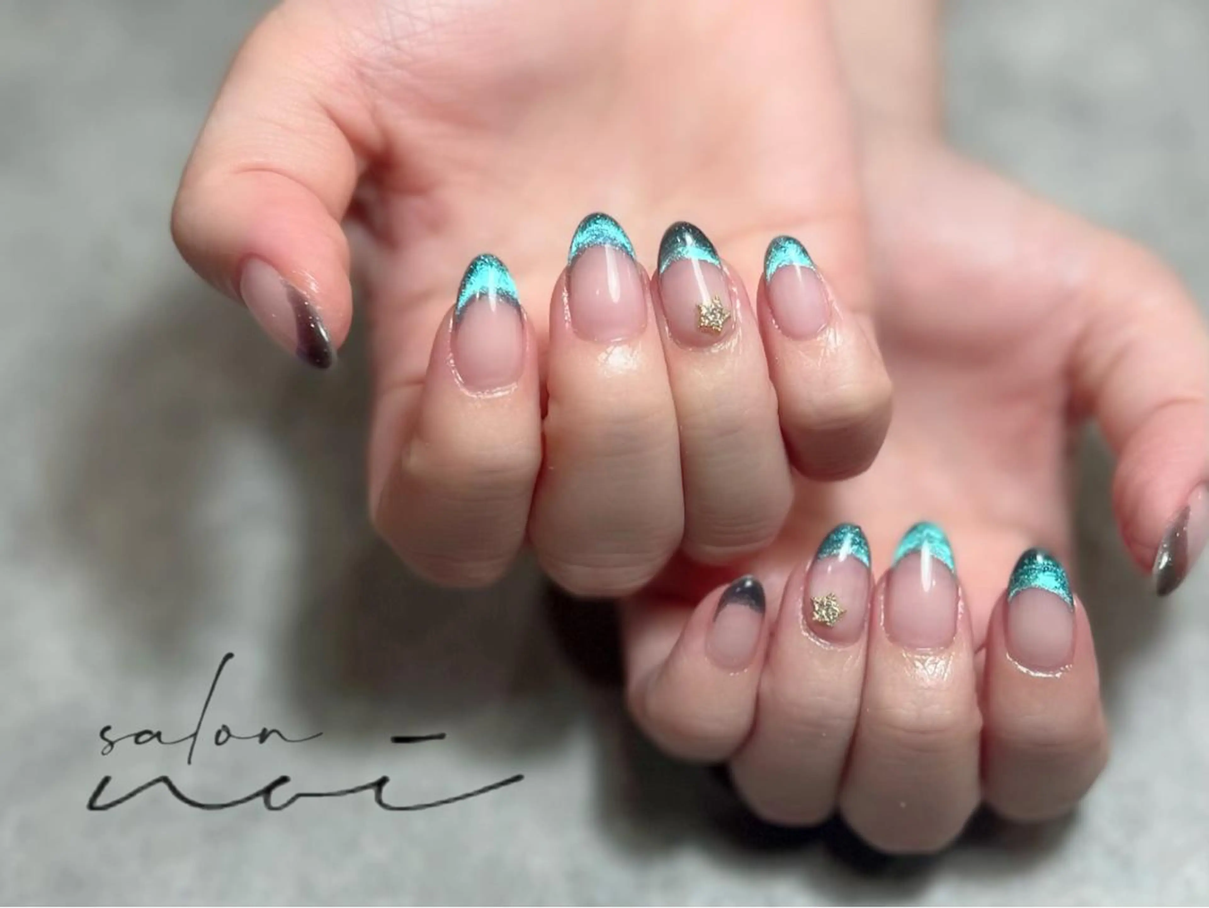 ネイル フレンチネイル マグネットネイル マグネットフレンチ ハンドネイル salon noi所属・salon noiのネイルデザイン